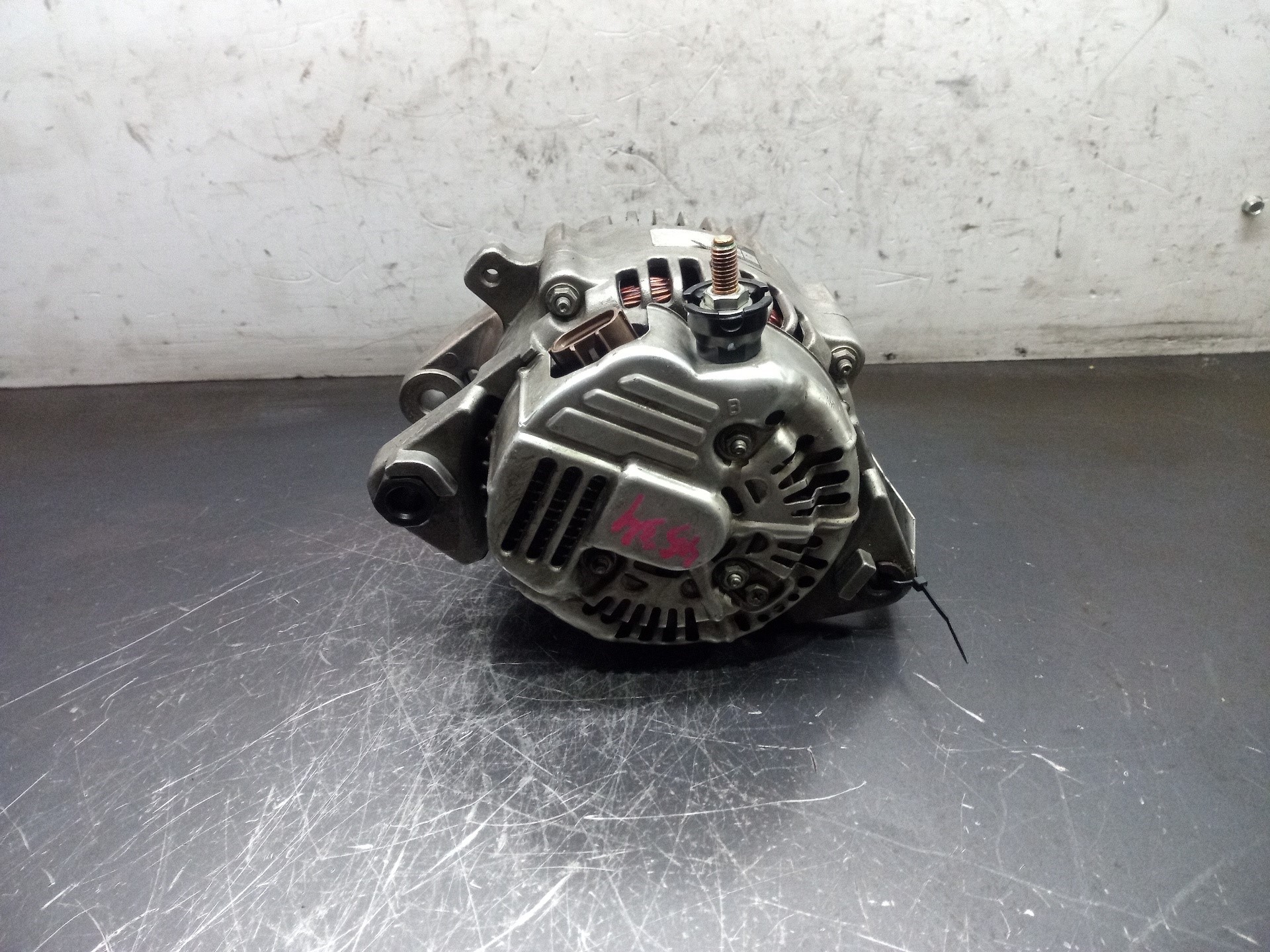 KIA Carnival 2 generation (2006-2010) Alternator 373004X900 20052434