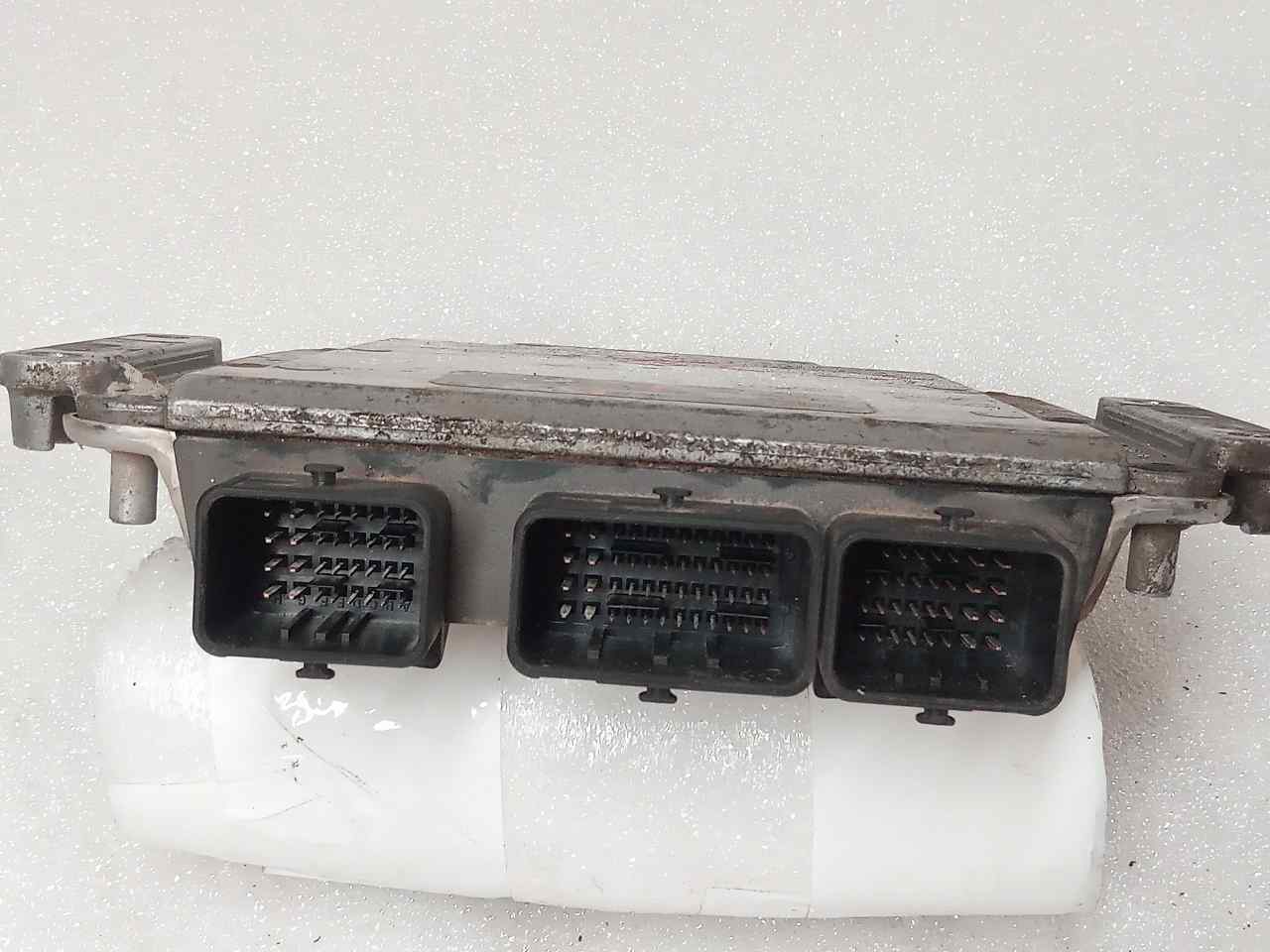 Switchboard engine uce RHZ 0281010962 de Citroen Xsara (n1) 2000-2005 109 CV - pieza usada