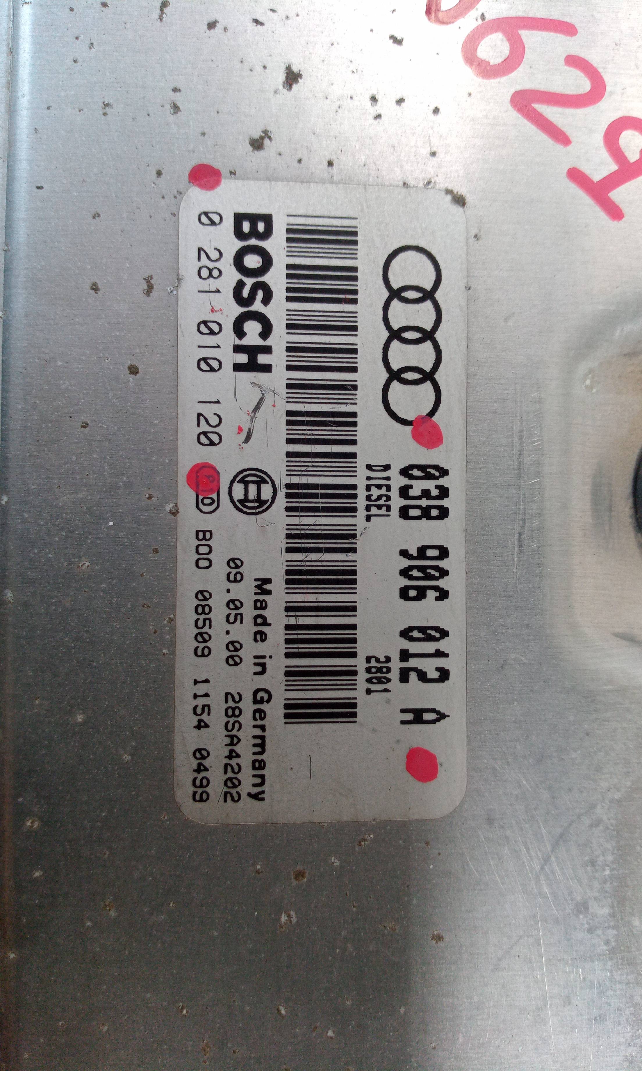 Switchboard engine uce 0281010120 de Audi A3 (8l) 1996-2002 - pieza usada