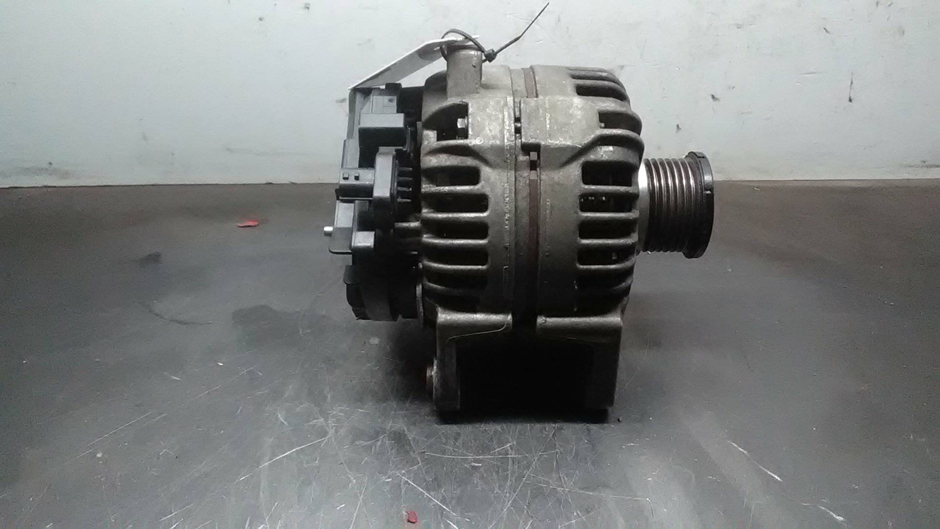 RENAULT Megane 2 generation (2002-2012) Alternator 0124425018 23799583