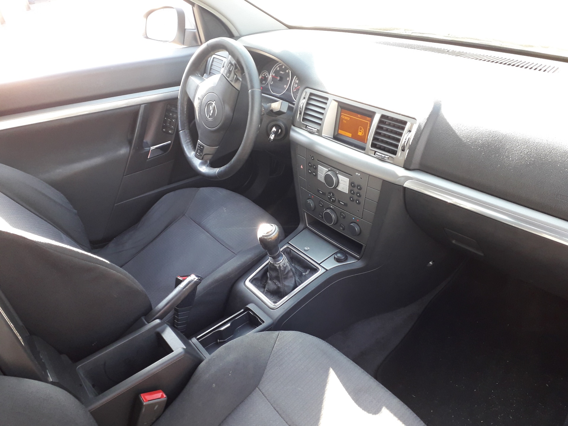 OPEL Vectra Saugiklių dėžė 13205776 23802383