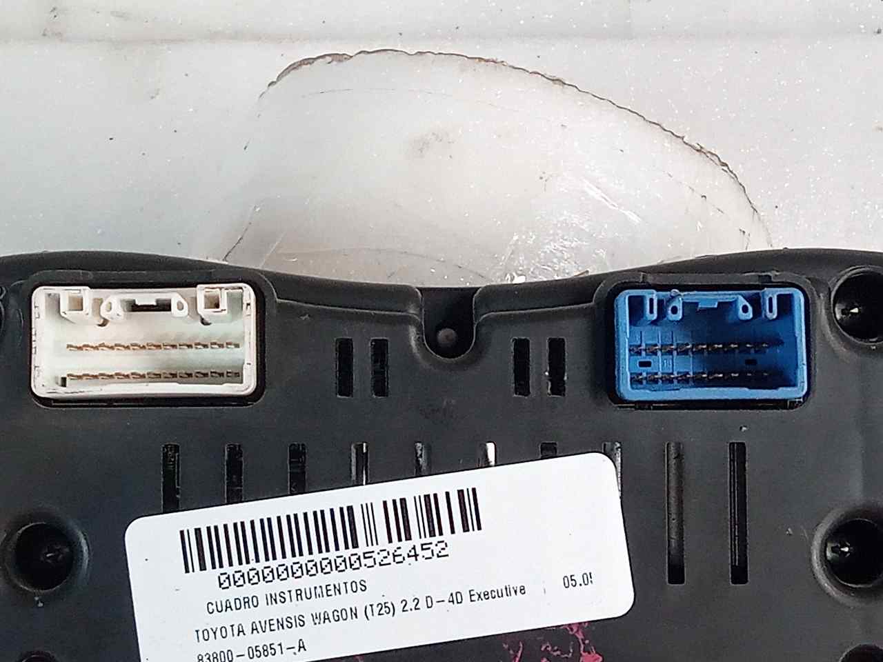 Cuadro de instrumentos 8380005851A de Toyota Avensis wagon (t25) 2005-2009 - pieza usada