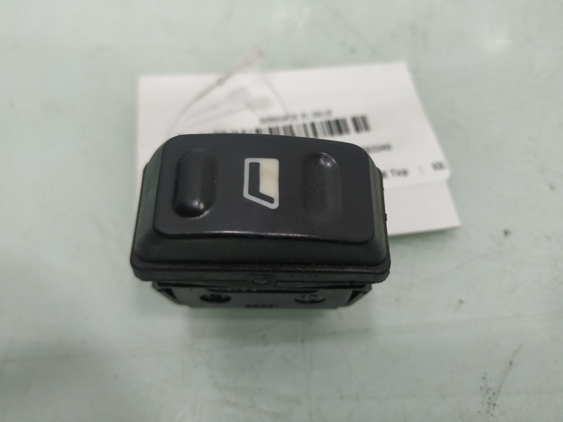 Mando elevalunas delantero derecho 9HX 22681 de Citroen Xsara 2004-0