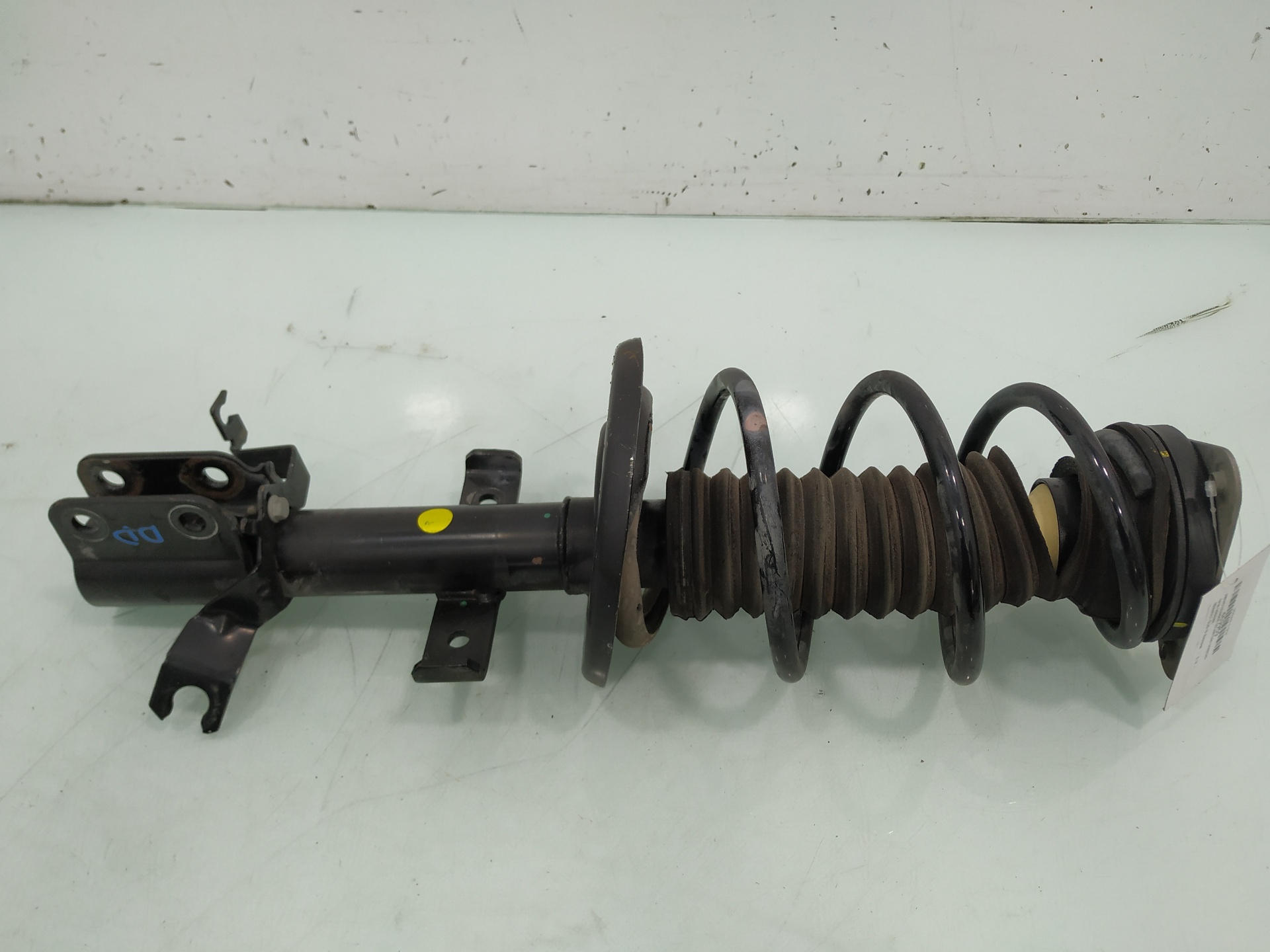 RENAULT Captur 1 generation (2013-2019) Front Right Shock Absorber 543022080R 24919772