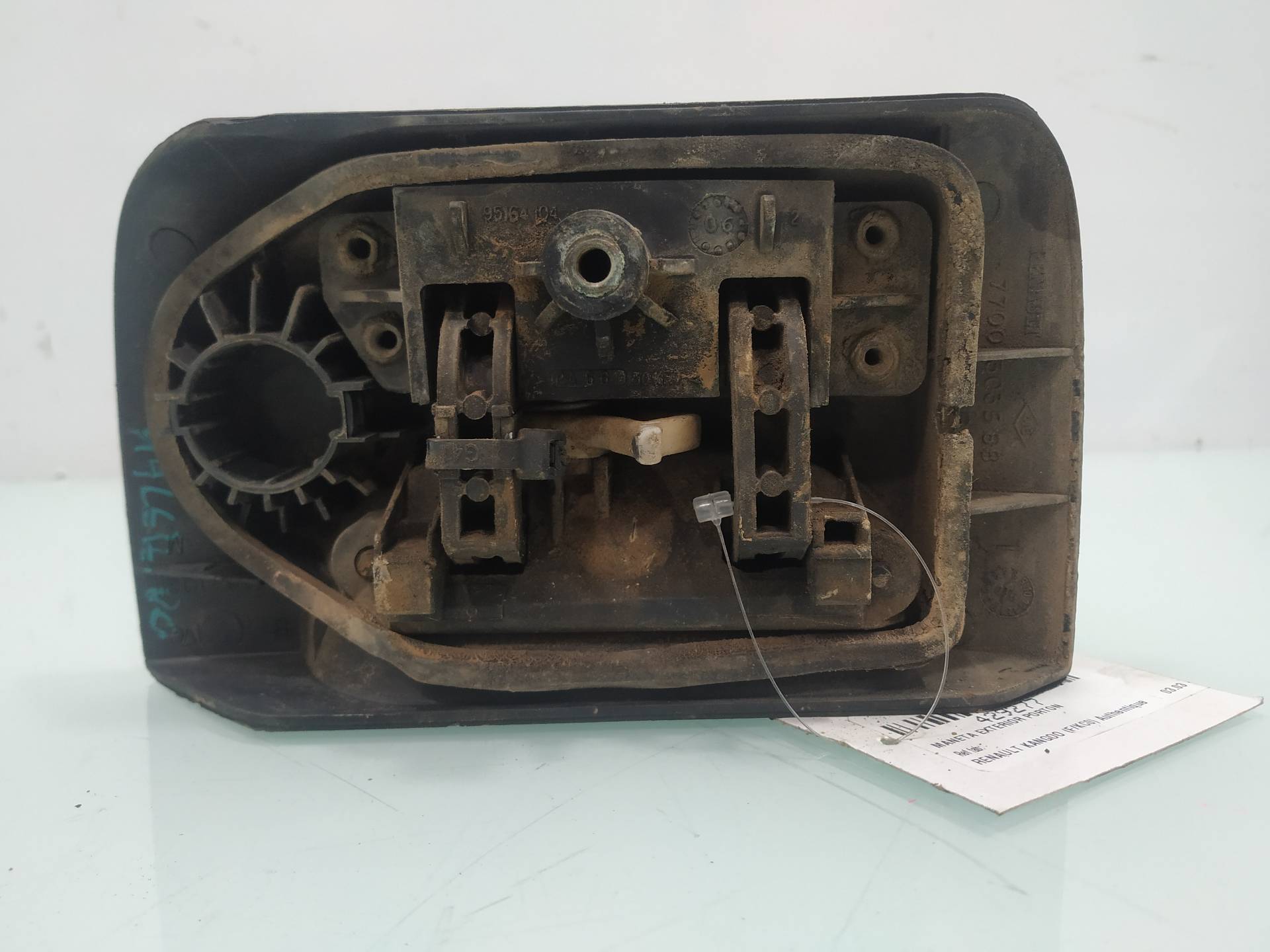 Maneta exterior porton K9K714 de Renault Kangoo 2003-0 con 196589 km - pieza usada