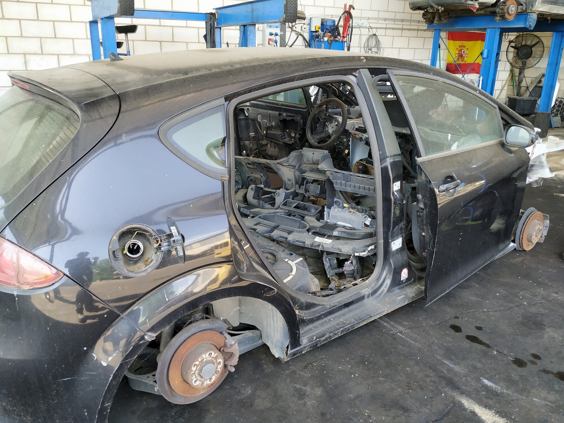 SEAT Leon 2 generation (2005-2012) Galinių kairių durų stiklo pakelėjas 1K0959703G 19055613
