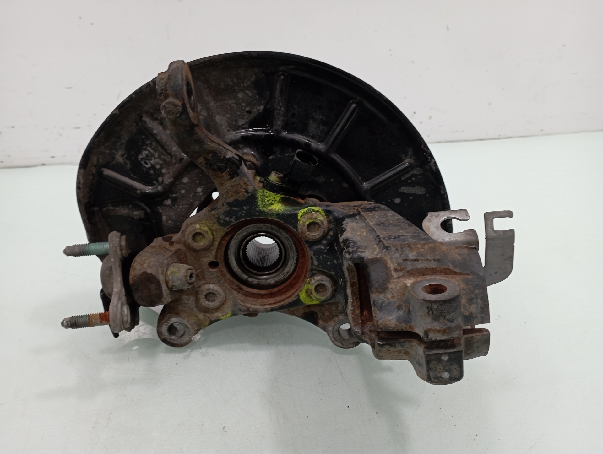 SEAT Toledo 3 generation (2004-2010) Front Left Wheel Hub 24915499