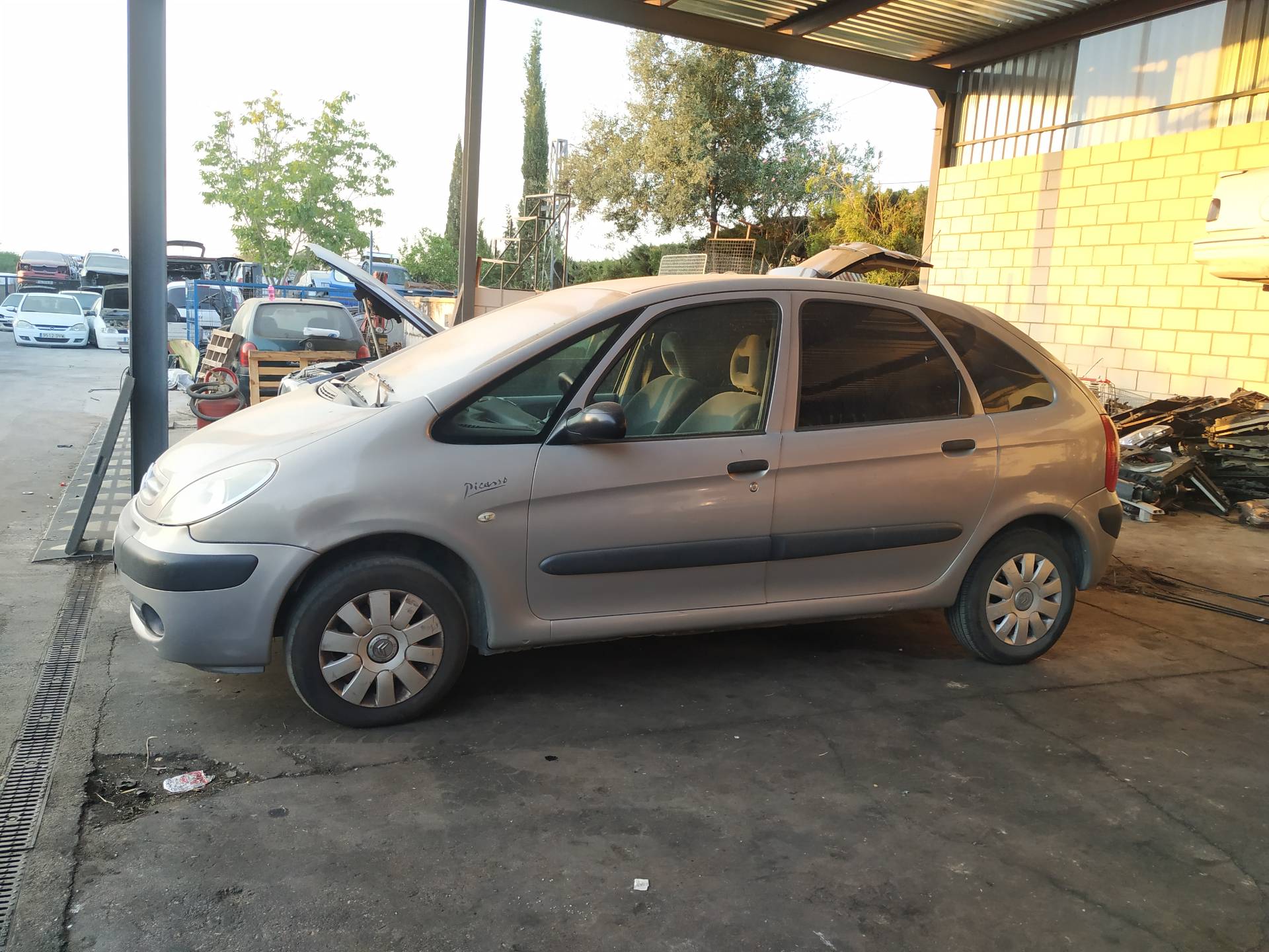 CITROËN Xsara Picasso 1 generation (1999-2010) Левая противотуманка переднего бампера 6204AA 19188445