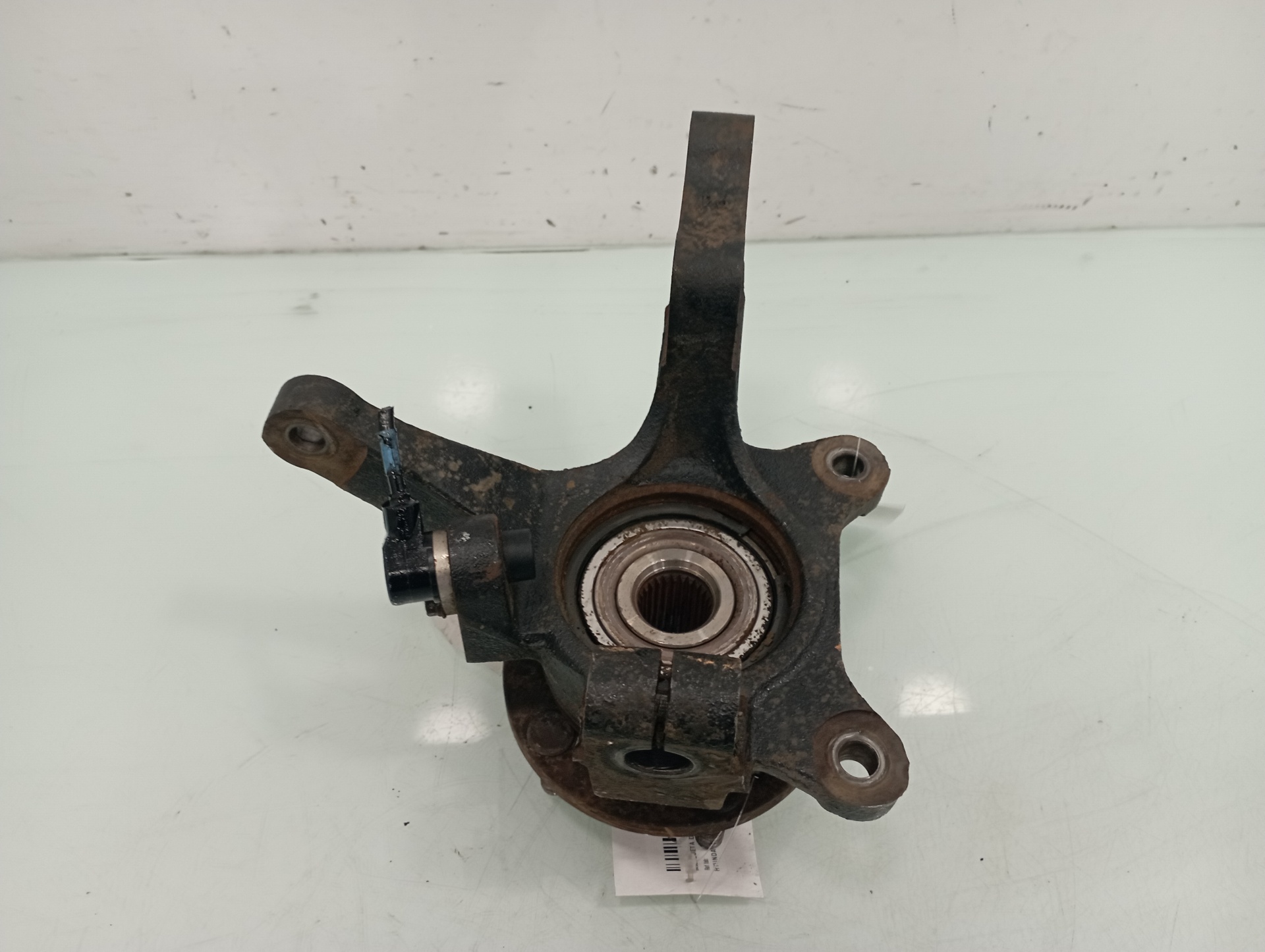 HYUNDAI Santa Fe SM (2000-2013) Moyeu de roue avant gauche 19147094