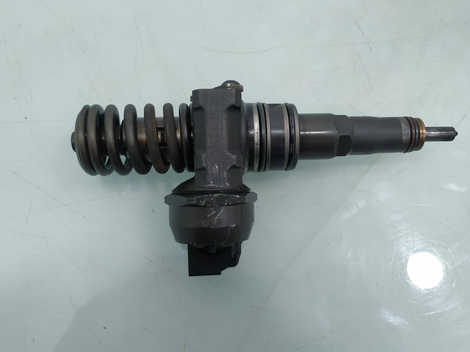 SEAT Cordoba 2 generation (1999-2009) Injector de combustibil 038130073AJ 19034677