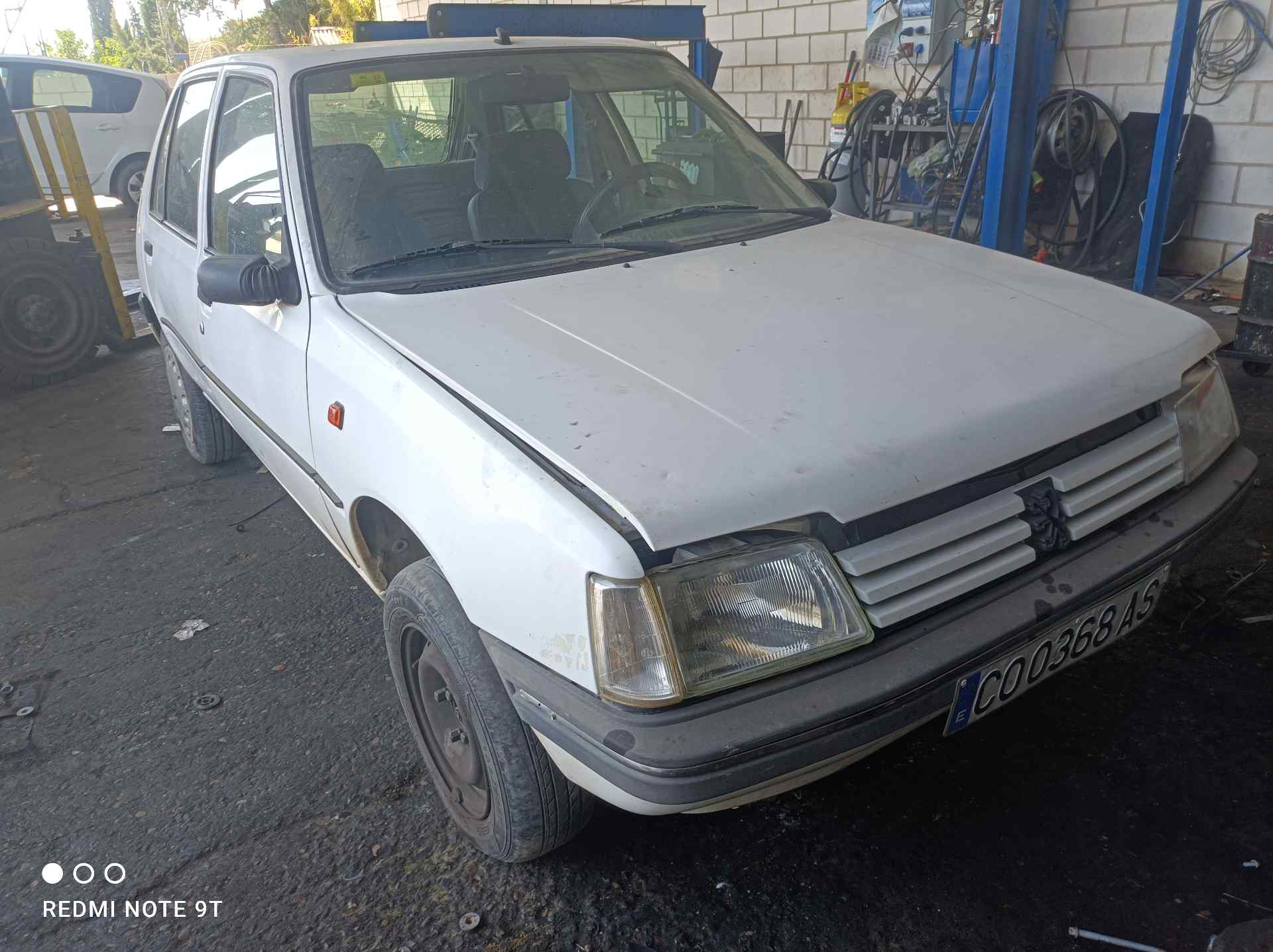 PEUGEOT 205 1 generation (1983-1998) Højre bagerste indvendige åbningshåndtag 19183649