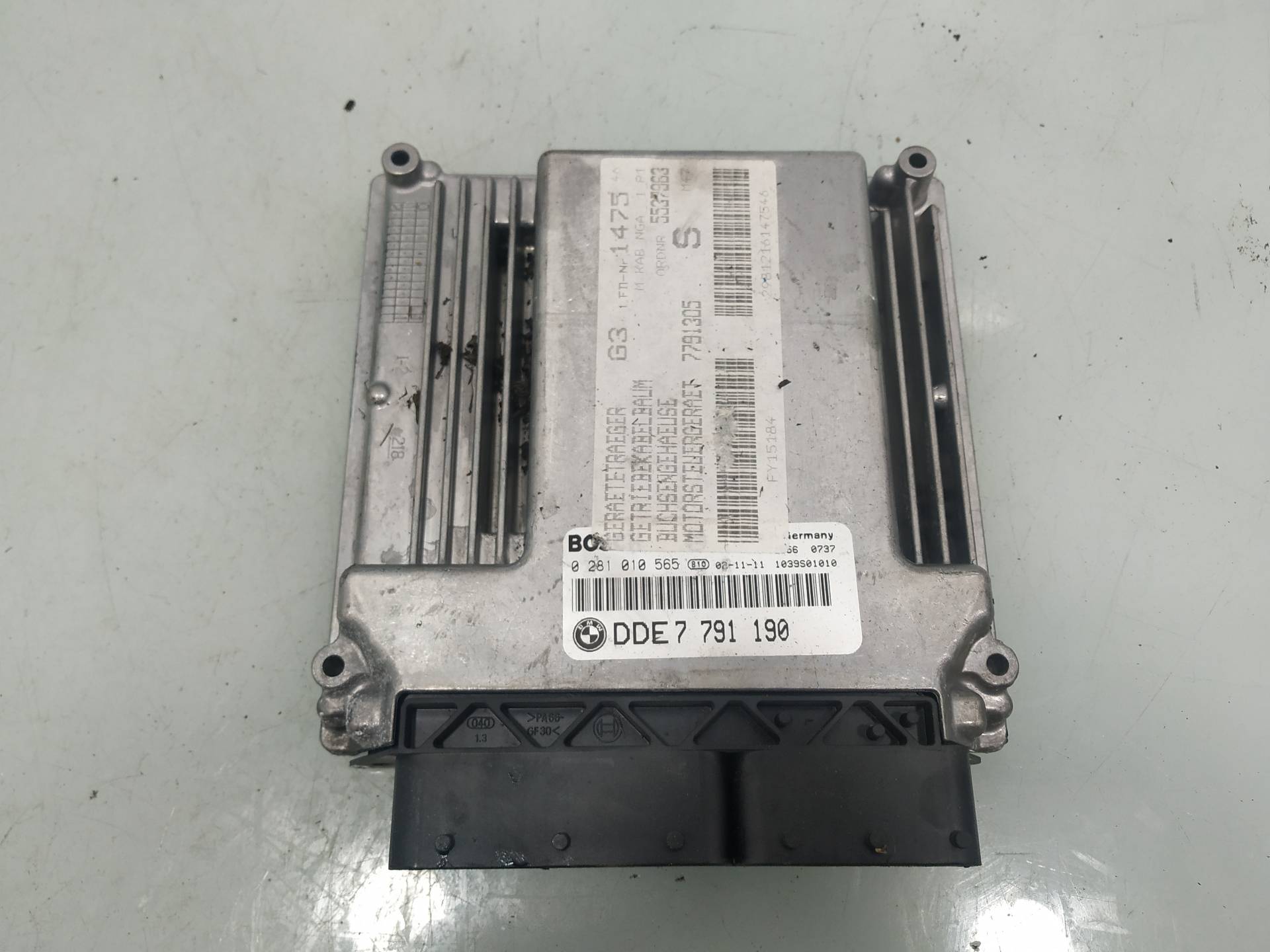 BMW 3 Series E46 (1997-2006) Moottorin ohjausyksikkö ECU 0281010565 18946454