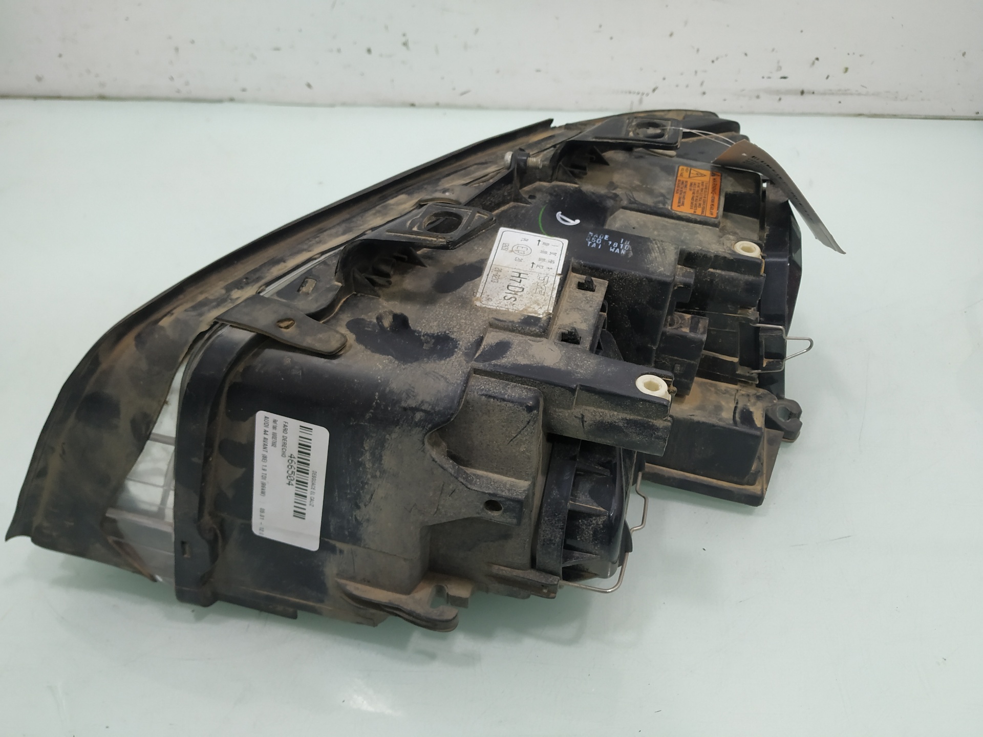 AUDI A4 B6/8E (2000-2005) Priekšējais labais lukturis 89027892 24915896