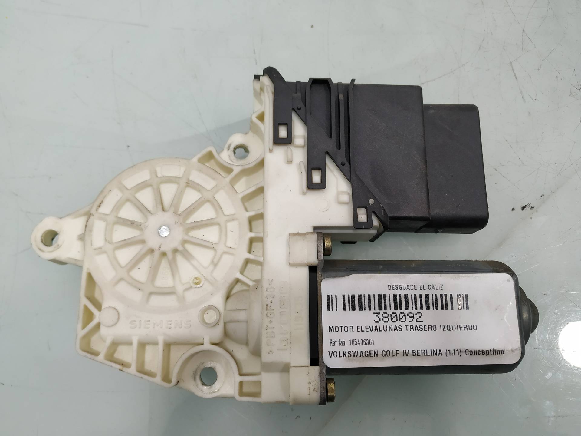 VOLKSWAGEN Bora 1 generation (1998-2005) Rear Left Door Window Control Motor 105406301 19043792