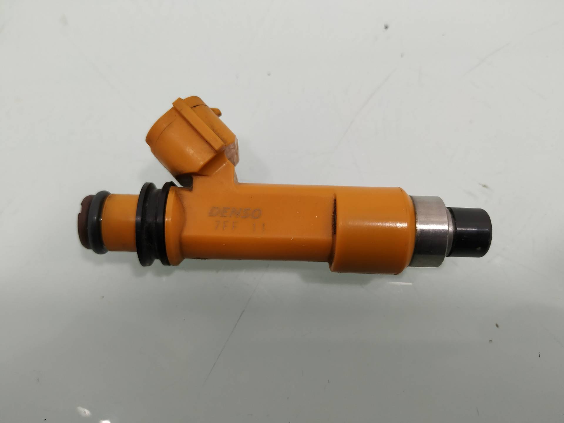 Inyector M13A 2975000120 de Suzuki Swift iii (mz, ez) 2005-2010 con 132261 km - pieza usada