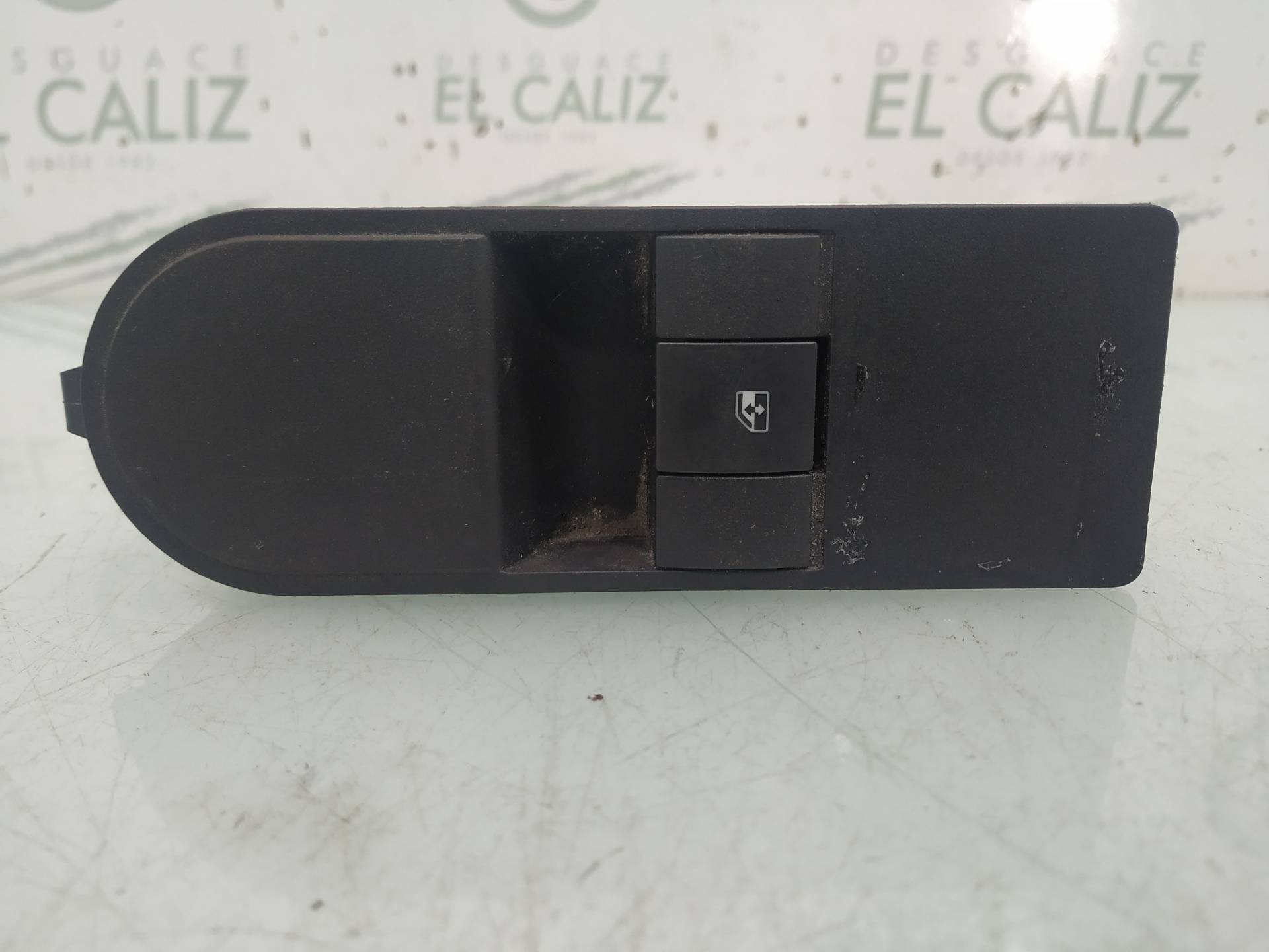 OPEL Astra J (2009-2020) Front Right Door Window Switch 13183675 19153336