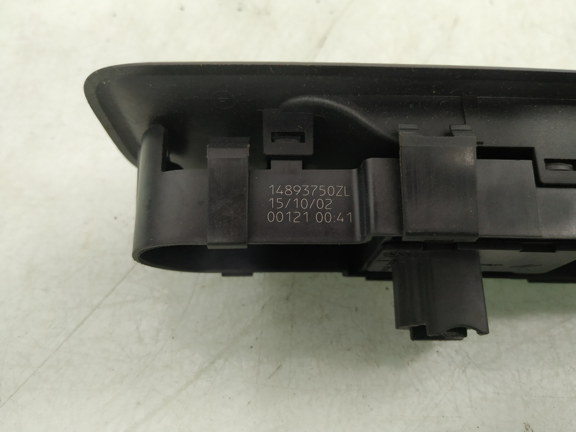 PEUGEOT 807 1 generation (2002-2012) Front Right Door Window Switch 14893750ZL 25929674