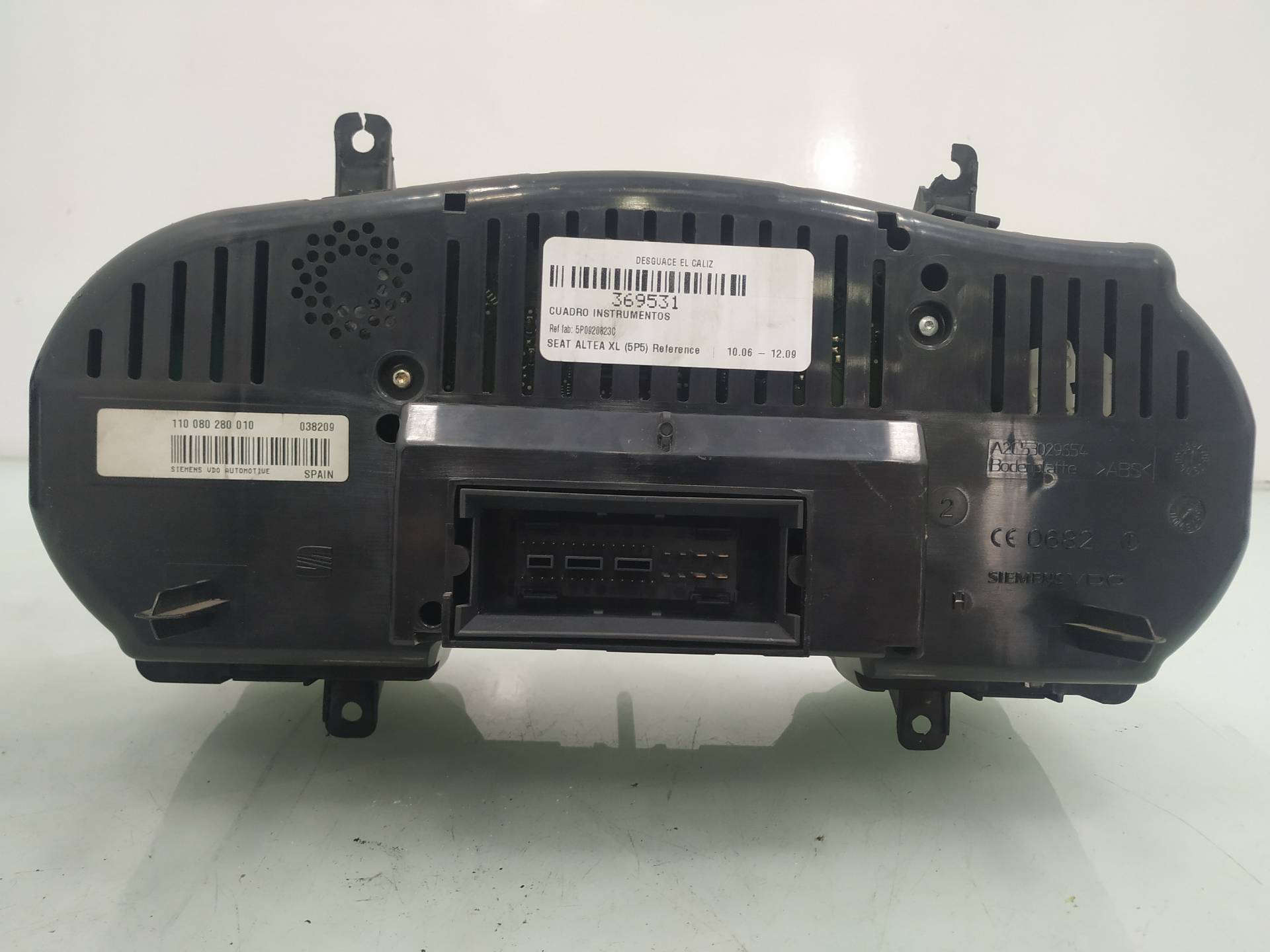 SEAT Toledo 3 generation (2004-2010) Speedometer 5P0920823C 21066119