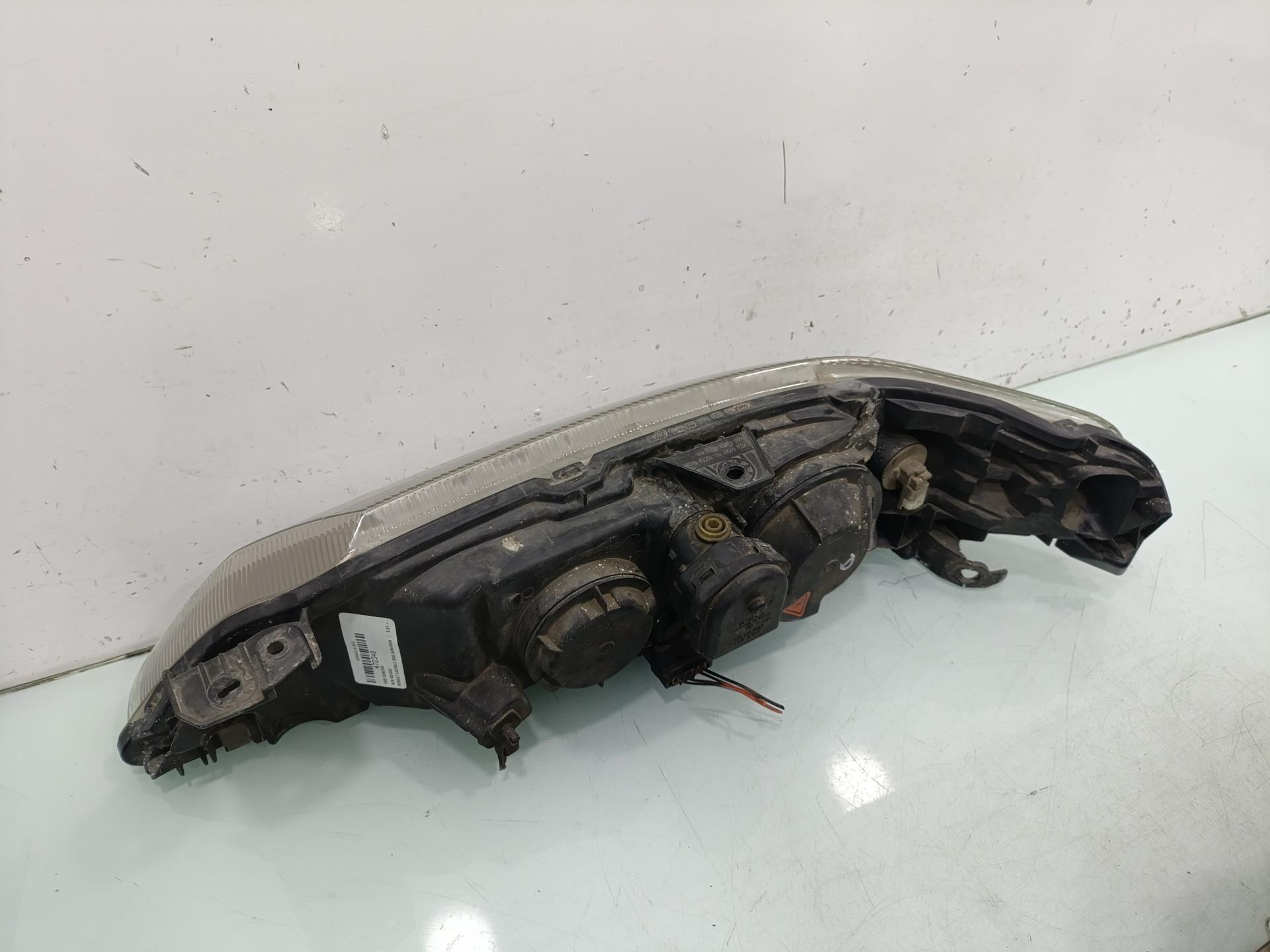 RENAULT Laguna 2 generation (2001-2007) Фара передняя правая 8200163324 25212897