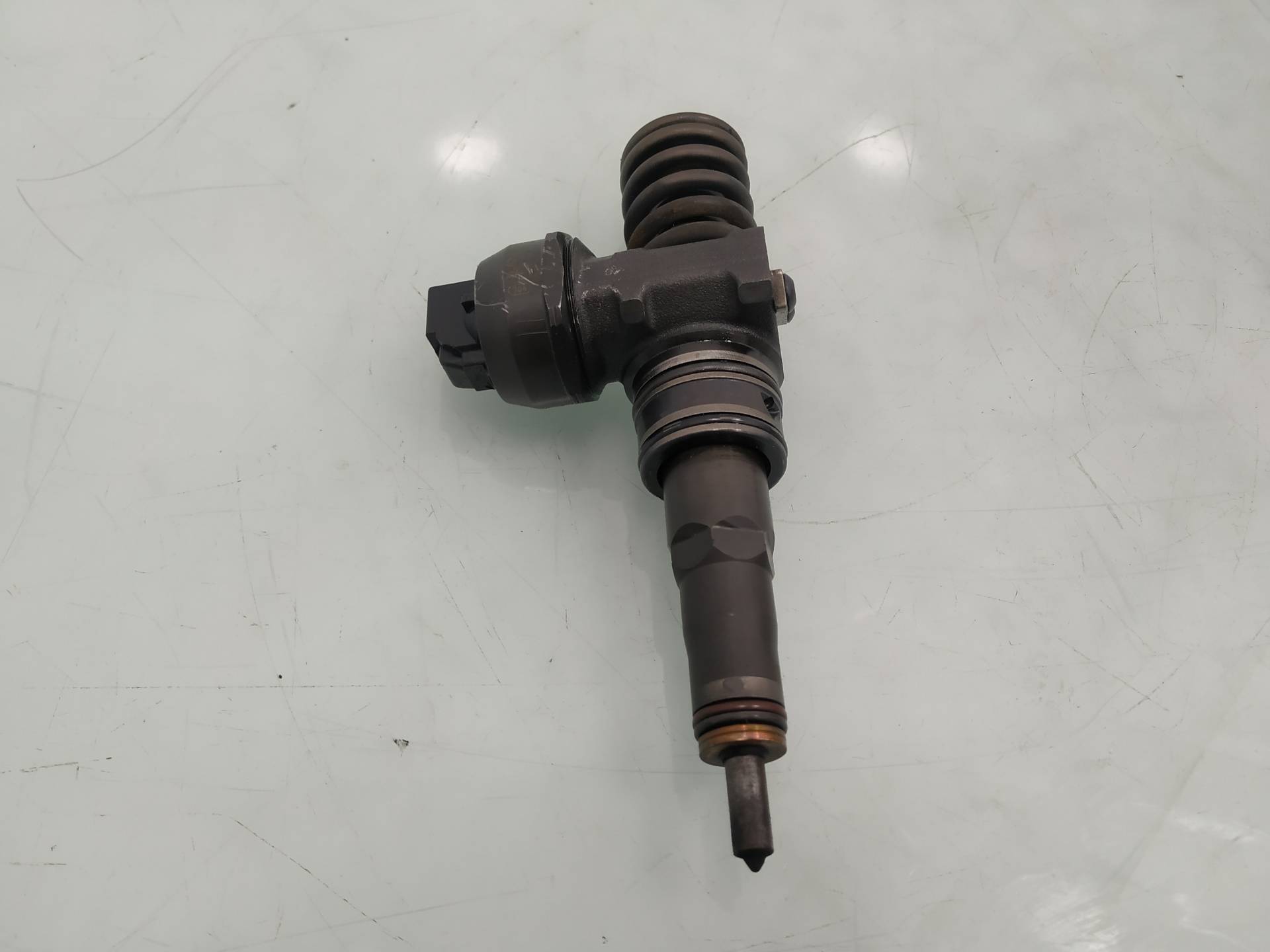 SEAT Cordoba 2 generation (1999-2009) Injector de combustibil 038130073AJ 19034677