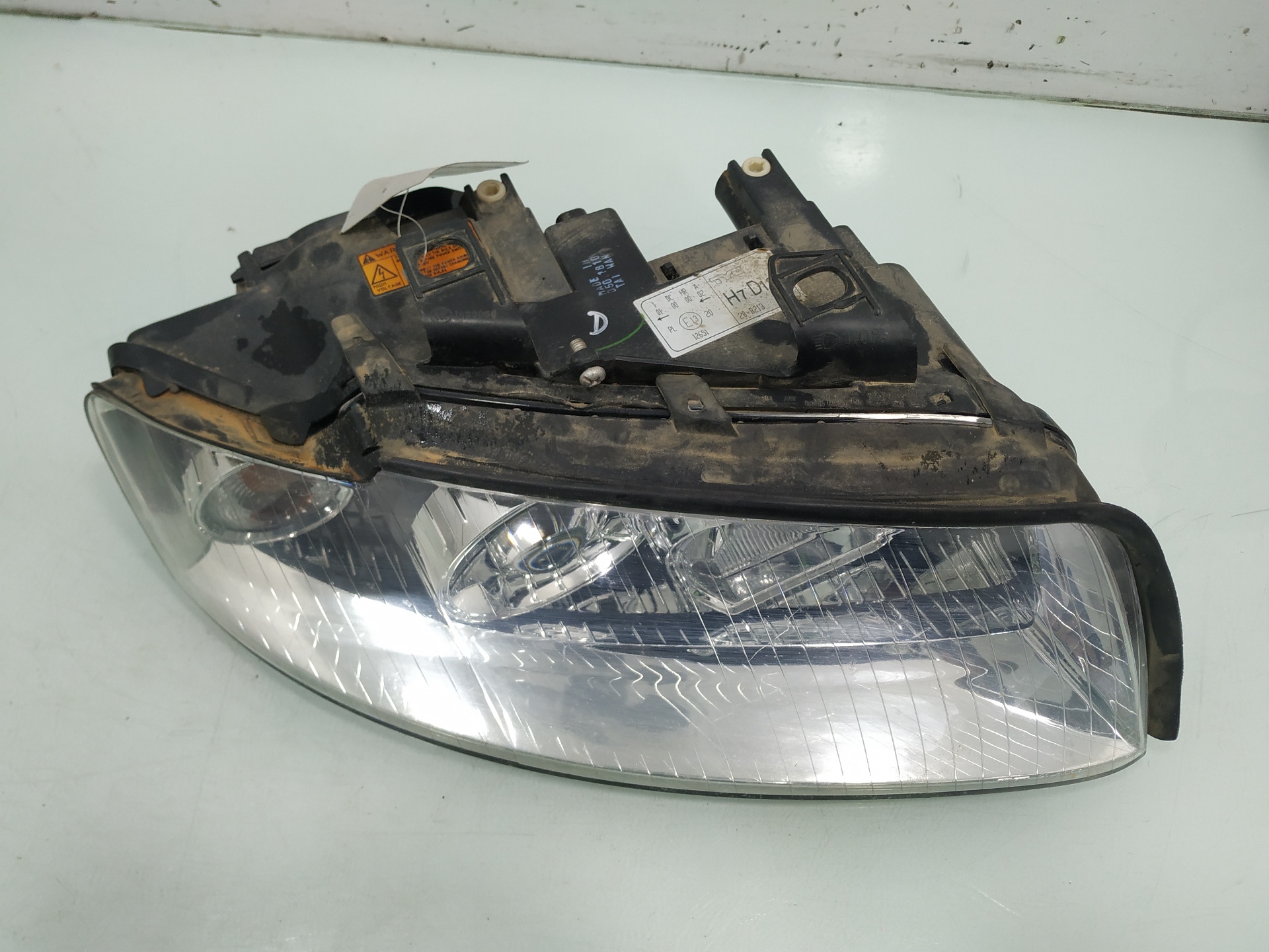 AUDI A4 B6/8E (2000-2005) Priekšējais labais lukturis 89027892 24915896