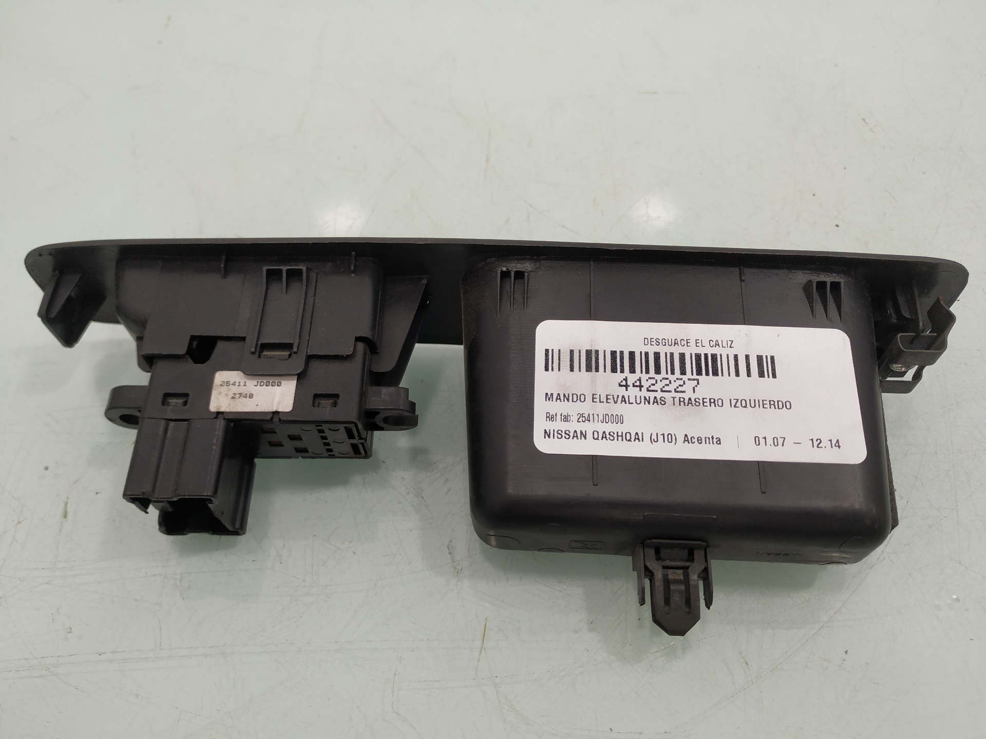 NISSAN Qashqai 1 generation (2007-2014) Rear Right Door Window Control Switch 25411JD000 19198529