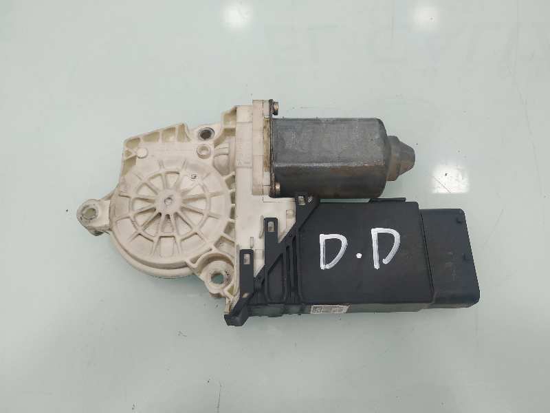 SEAT Toledo 2 generation (1999-2006) Front Right Door Window Control Motor 9776101434203 18903239