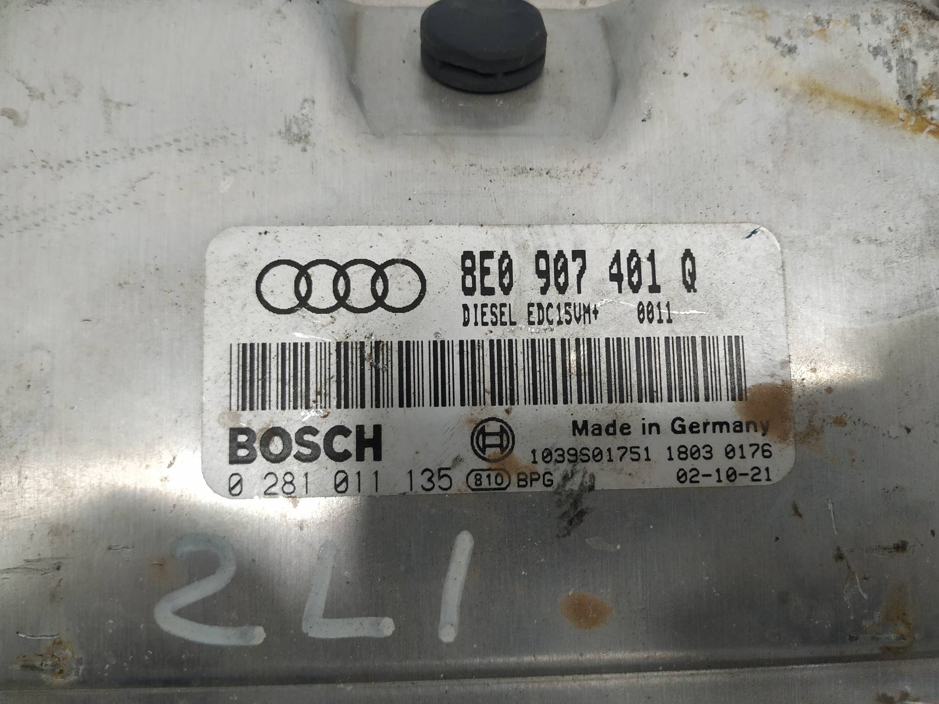 AUDI A4 B6/8E (2000-2005) Moottorin ohjausyksikkö ECU 8E0907401Q 19078156