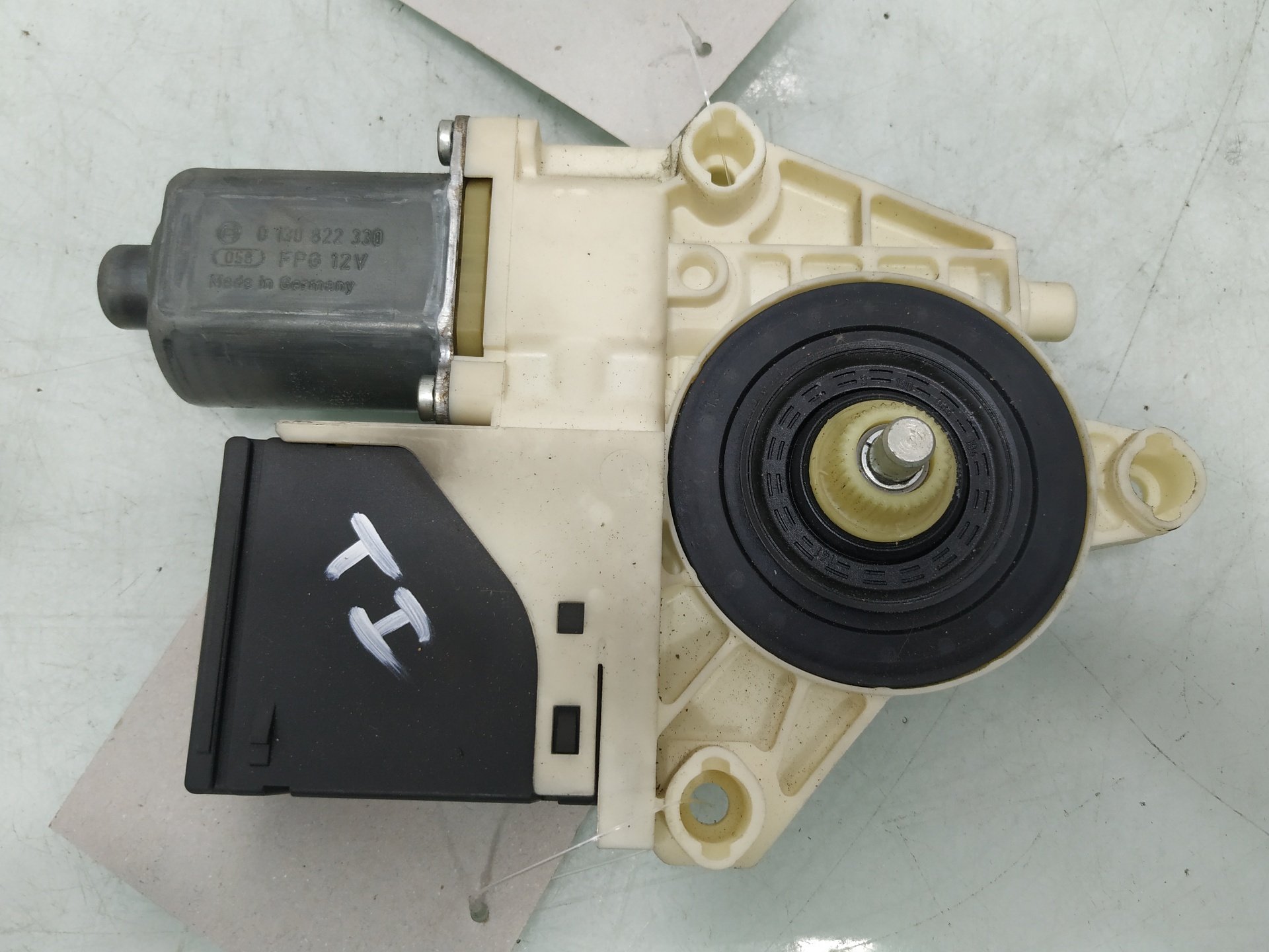 VAUXHALL Rear Left Door Window Control Motor 827310002R 26921776