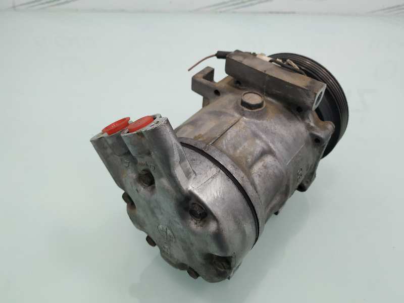 RENAULT Clio 2 generation (1998-2013) Hасос кондиционера 7700115830 18868070