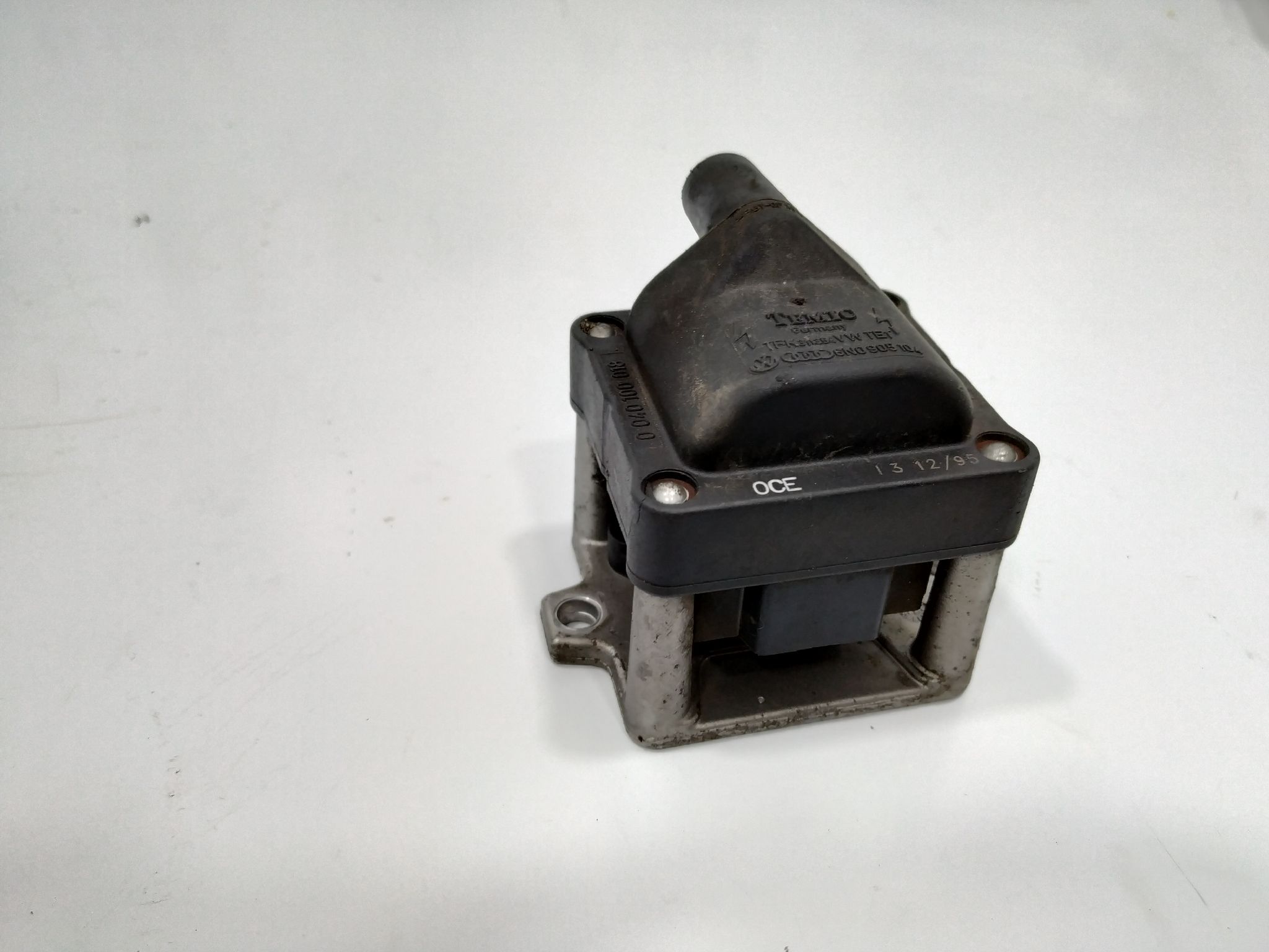 SEAT Cordoba 1 generation (1993-2003) High Voltage Ignition Coil 6N0905104 19129471