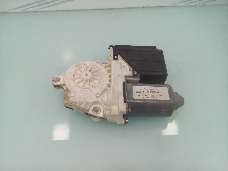 SEAT Cordoba 2 generation (1999-2009) Front Left Door Window Regulator Motor 6Q0959802A 18854121