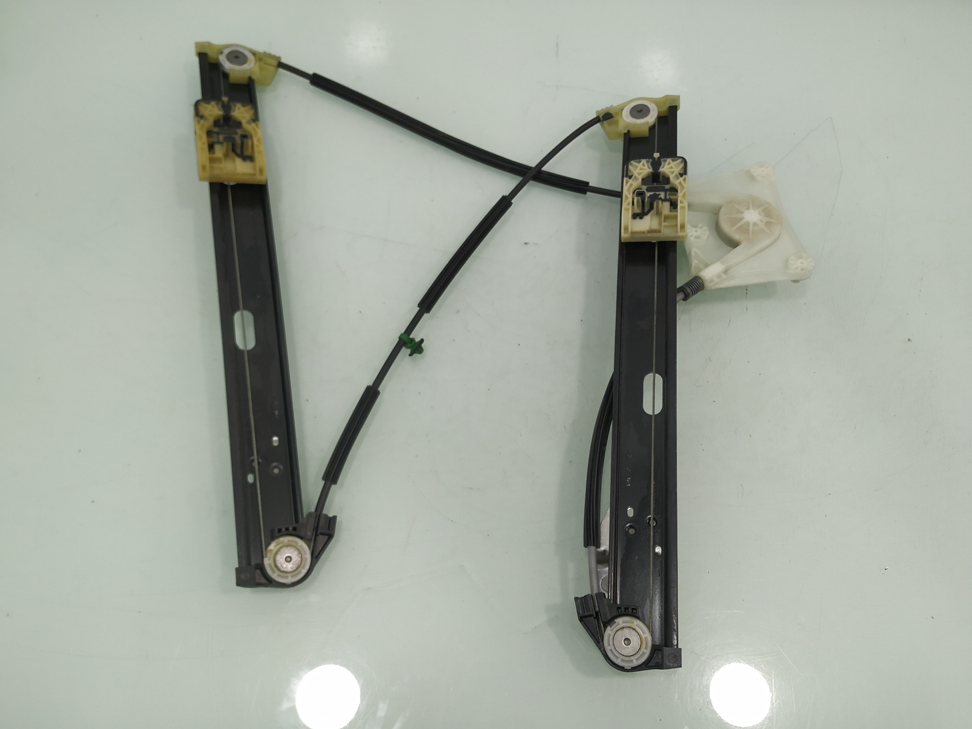 VOLKSWAGEN T-Roc 1 generation (2017-2024) Front Right Door Window Regulator 2GA837462F 25930410