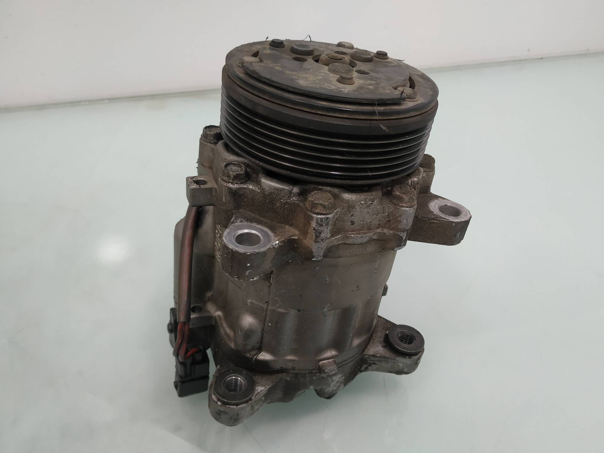 VOLKSWAGEN Polo 3 generation (1994-2002) Hасос кондиционера 6N0820803A 21065574