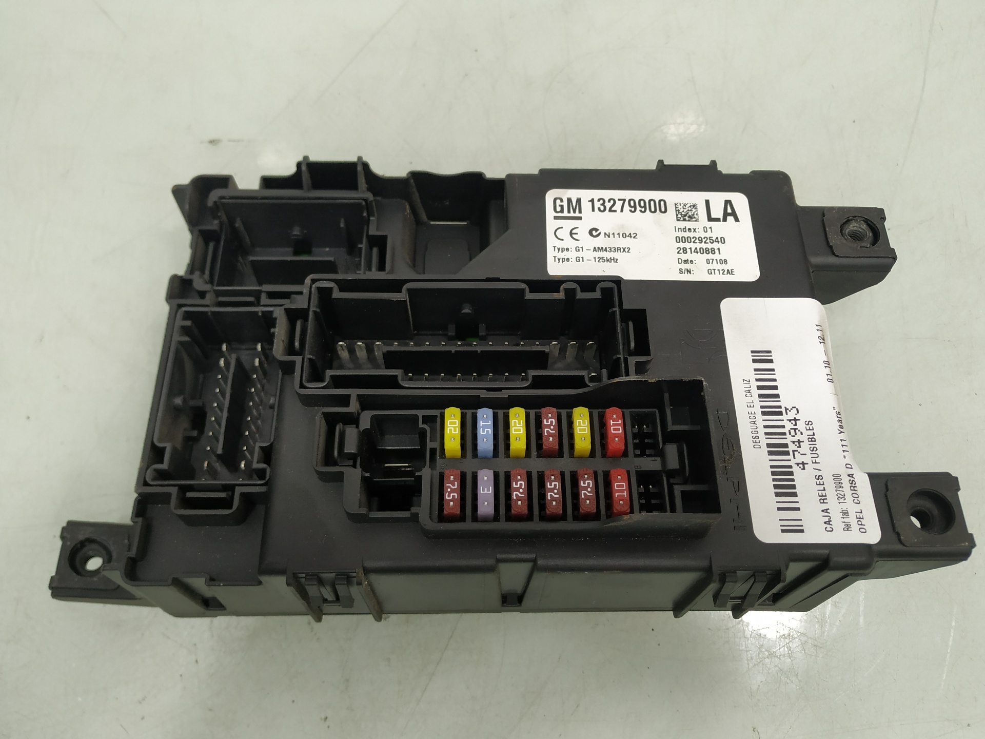 OPEL Corsa D (2006-2020) Fuse Box 13279900 25929704