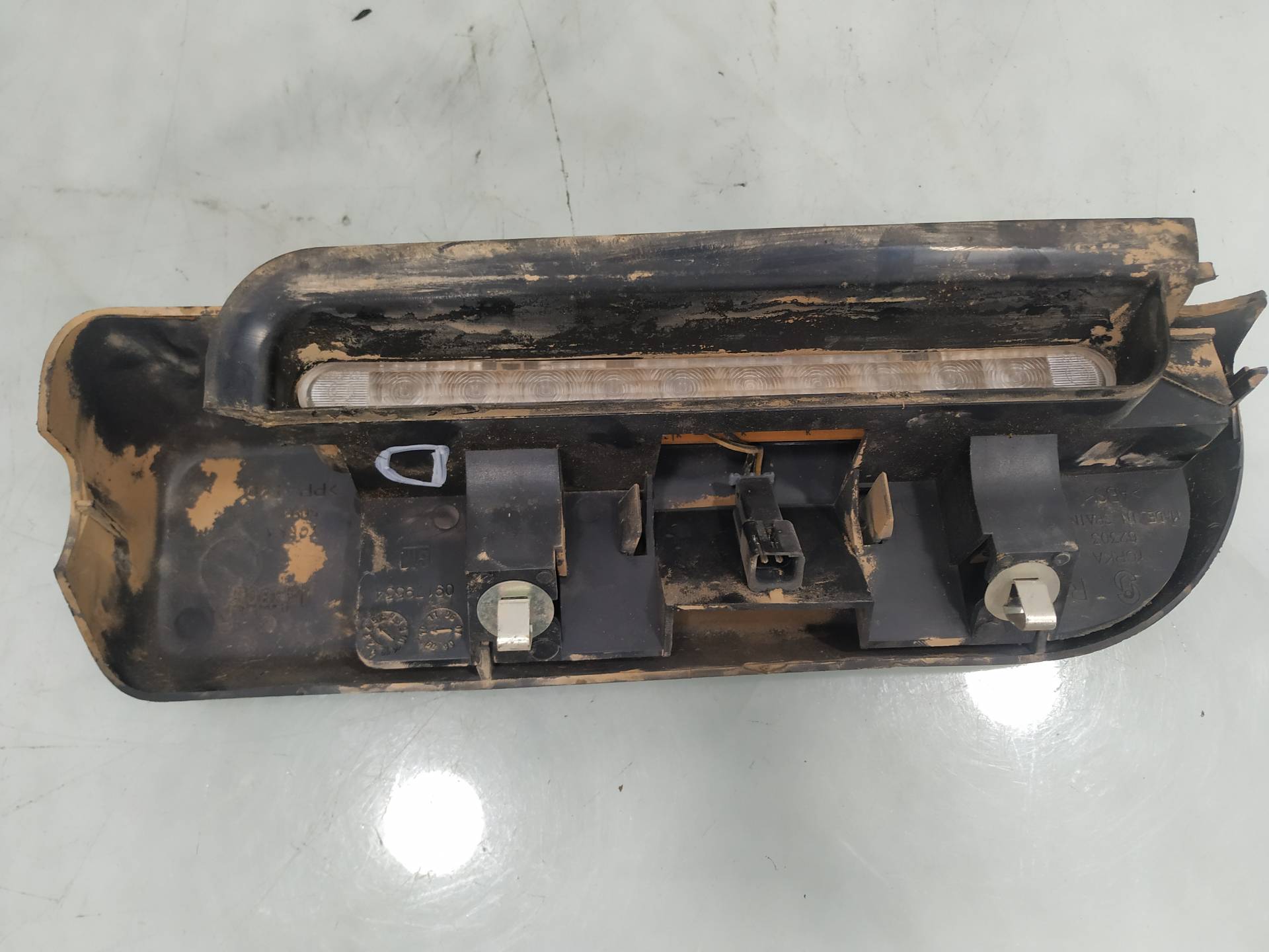 Luz central de freno Z13DTJ 09179554 de Opel Combo tour 2004-2011 75 CV con 163399 km - pieza usada