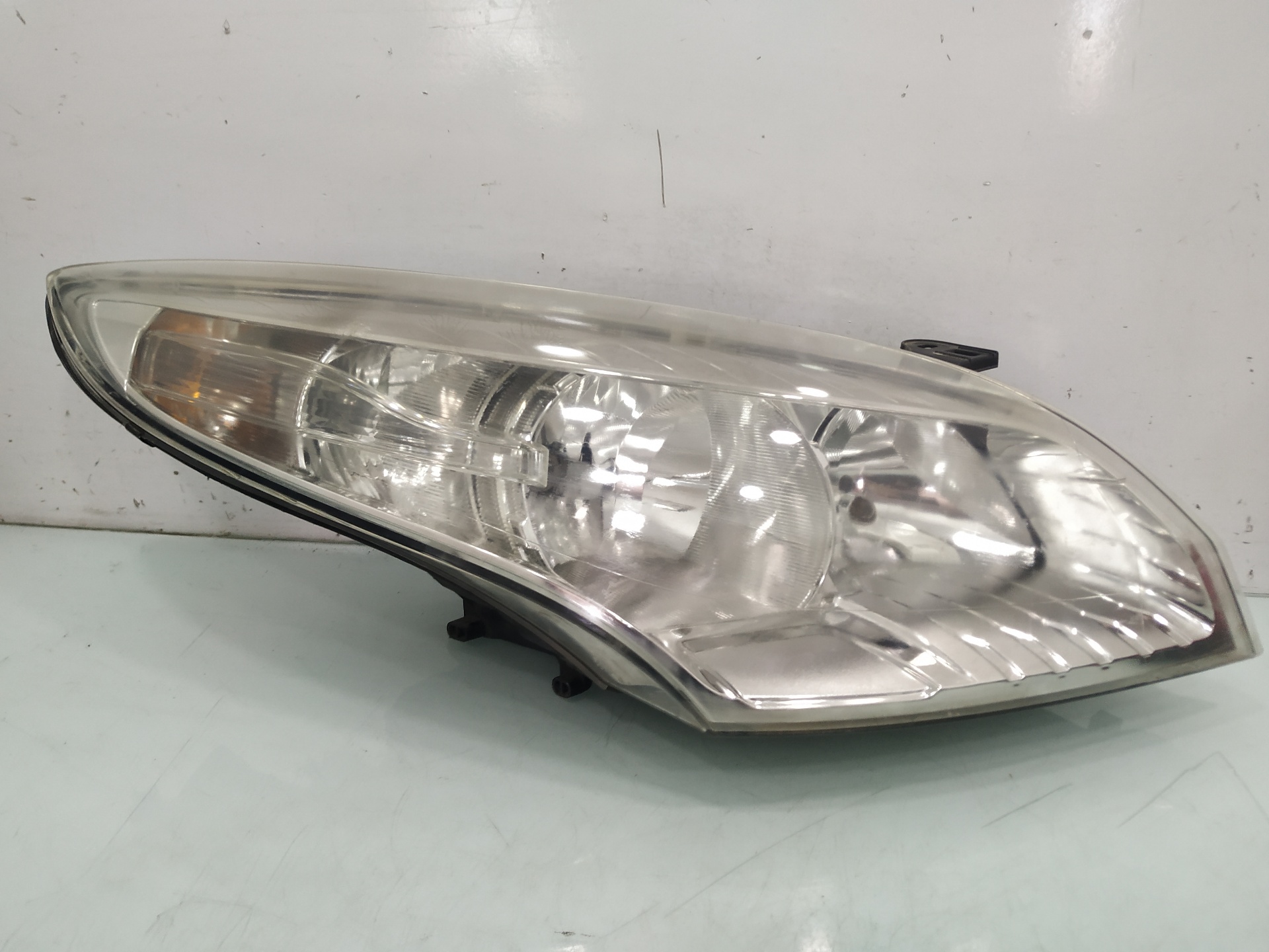 RENAULT Megane 3 generation (2008-2020) Front Right Headlight 260100017R 24976136