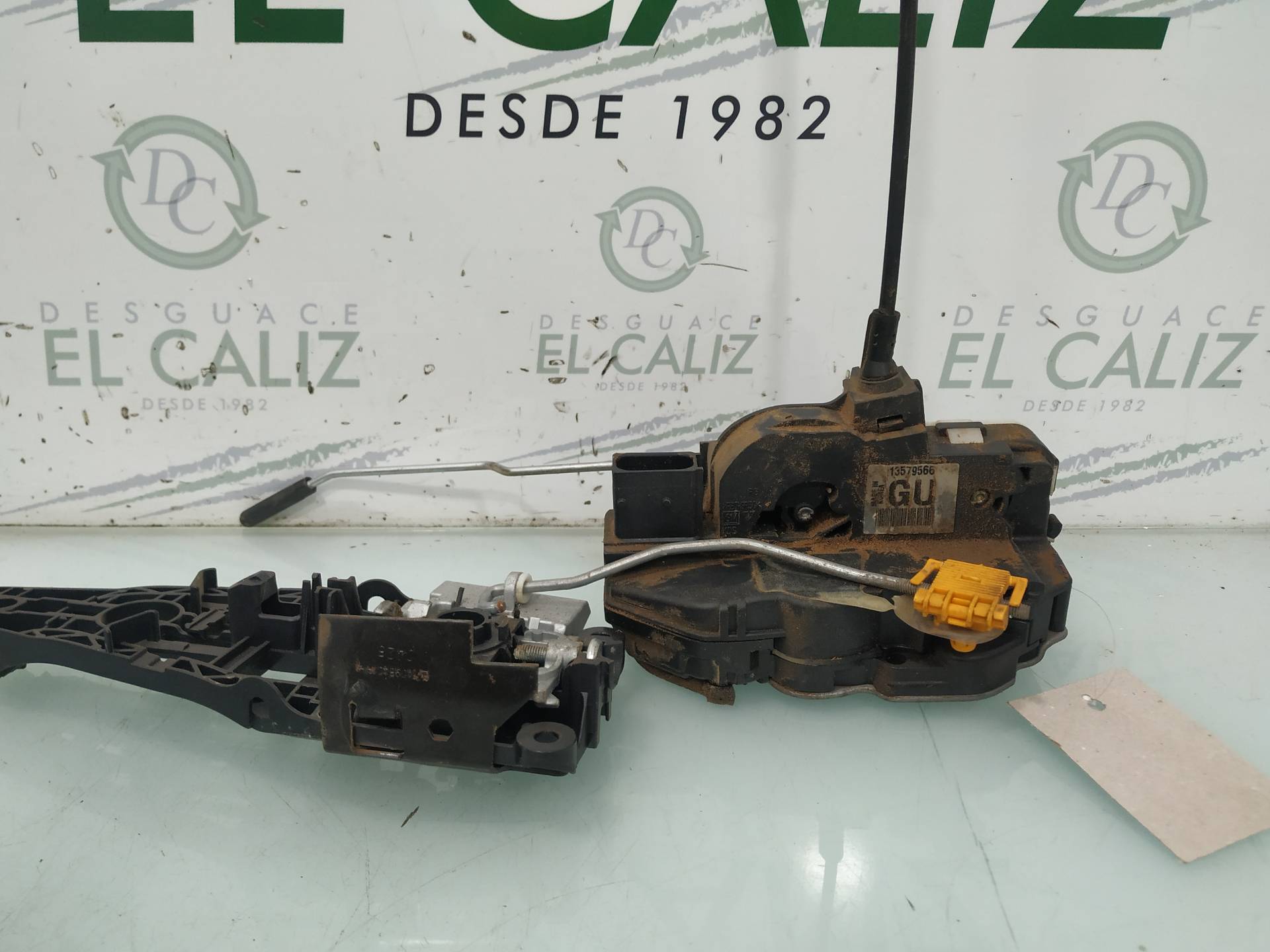 OPEL Astra J (2009-2020) Замок задней правой двери 13579566 18997320