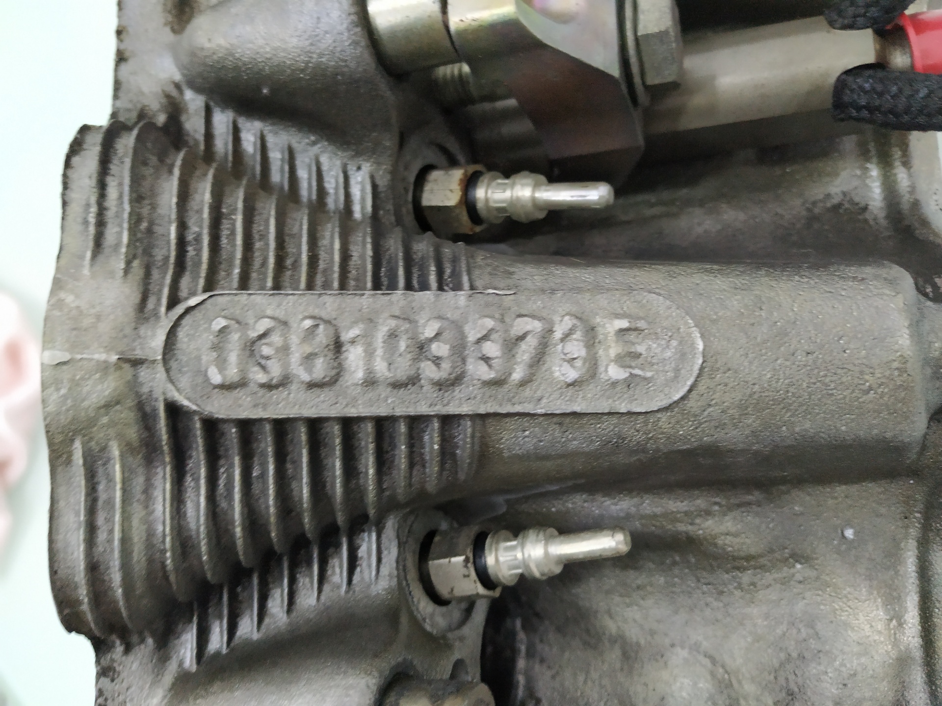 SEAT Toledo 2 generation (1999-2006) Engine Cylinder Head 038103373E 25213289
