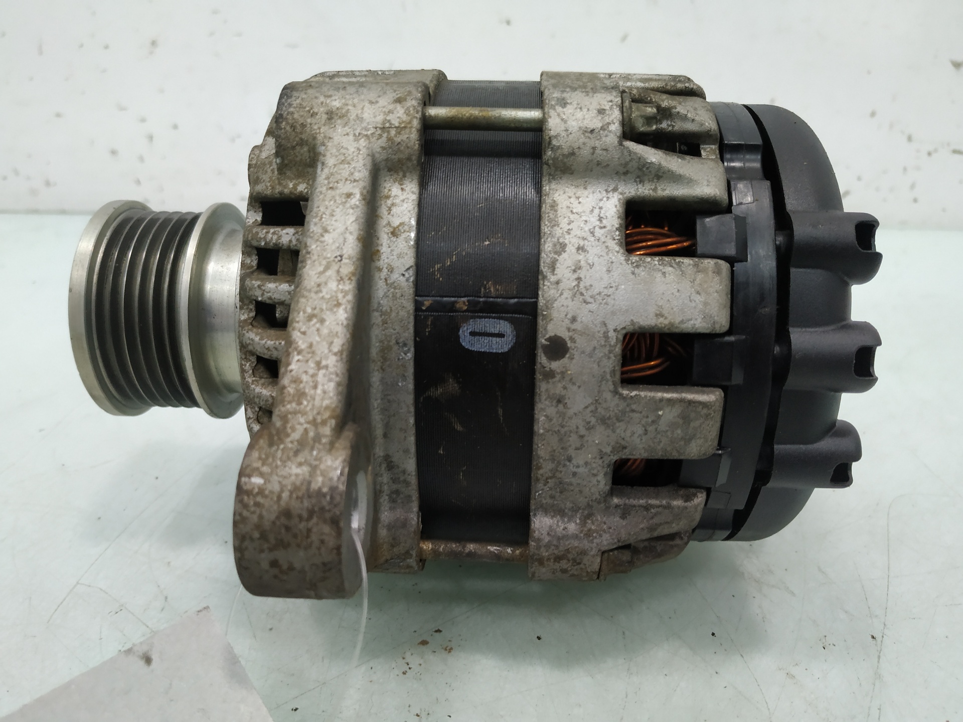 Alternador A20DT 13502583 de Opel Insignia a sports tourer (g09) 2008-2012 - pieza usada