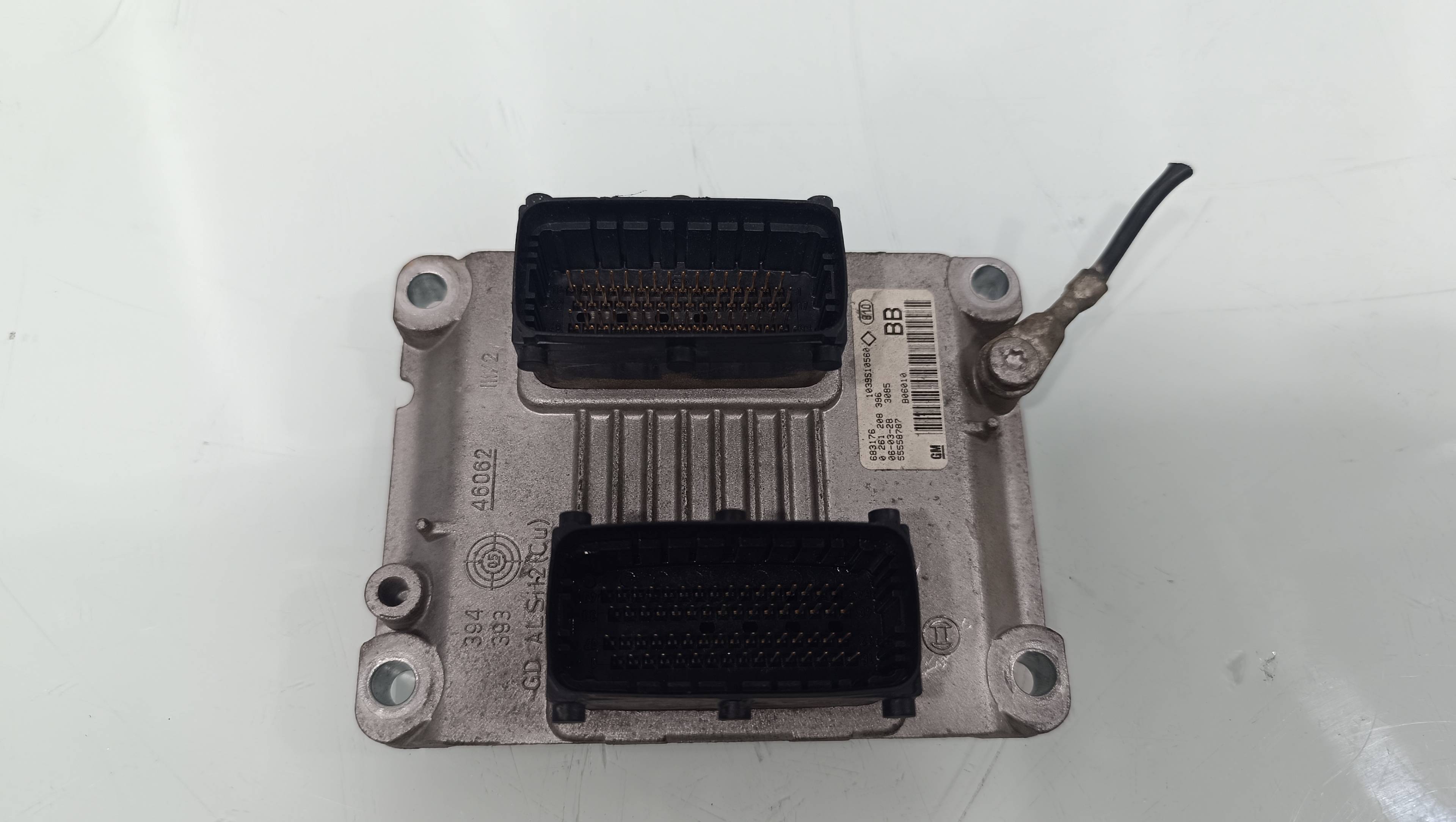 Centralita motor uce 55558787 de Opel Astra 2006-2010 - pieza usada