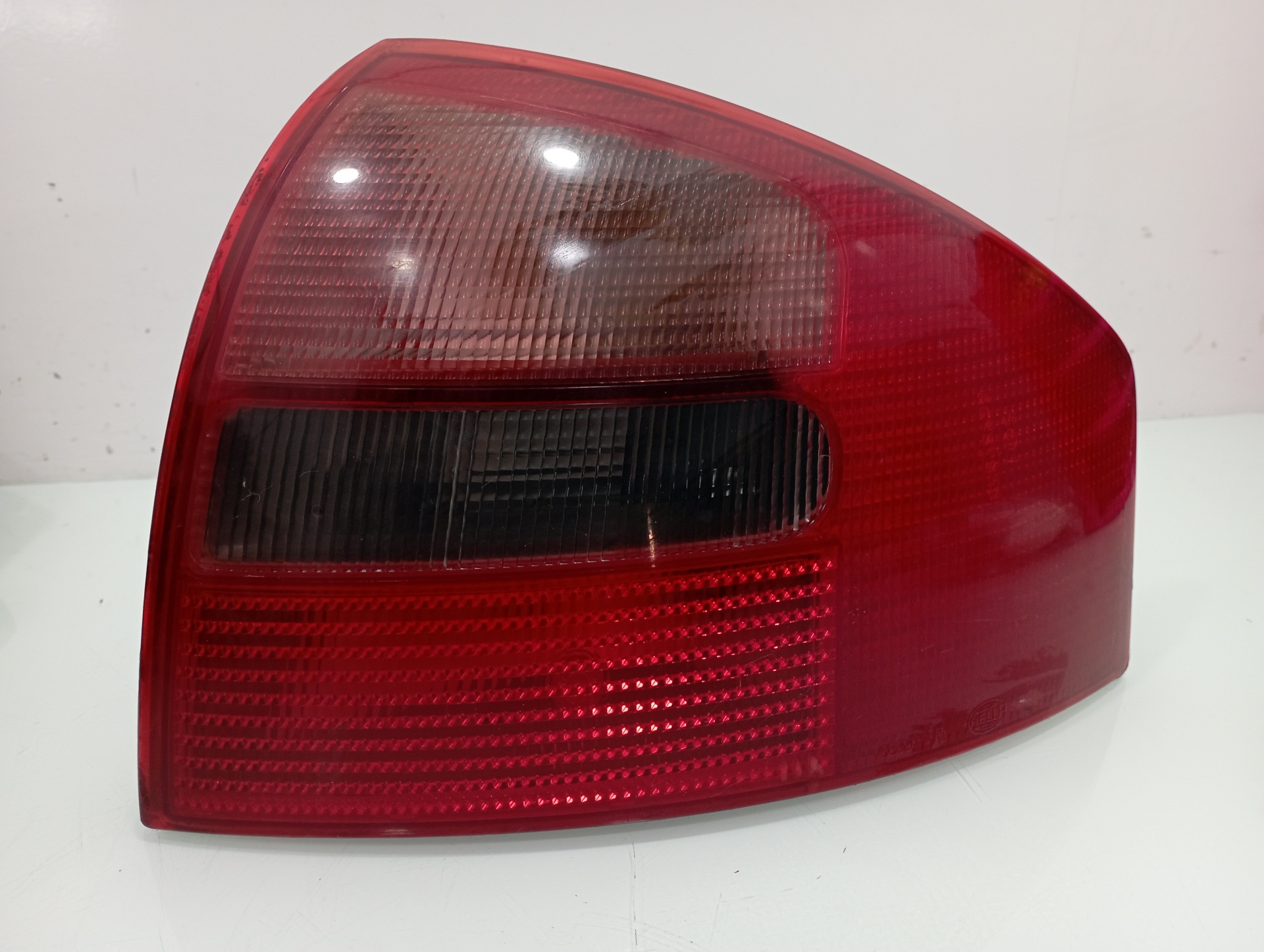 AUDI A3 8L (1996-2003) Rear Right Taillight Lamp 4B5945096 19210464