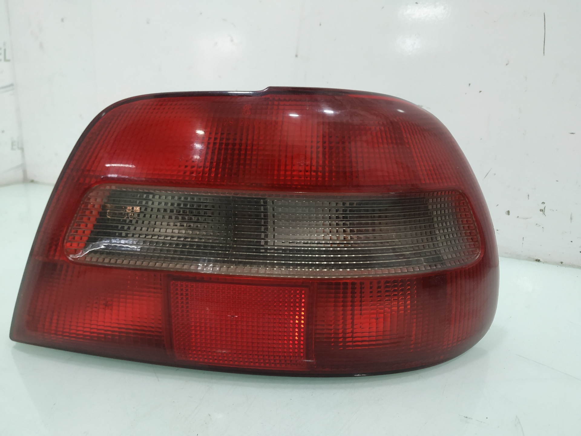 VOLVO S40 1 generation (1996-2004) Rear Right Taillight Lamp 24916352