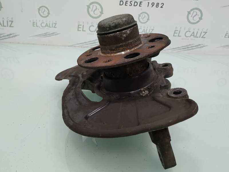 MERCEDES-BENZ C-Class W203/S203/CL203 (2000-2008) Front Right Wheel Hub 2043320201 18866356