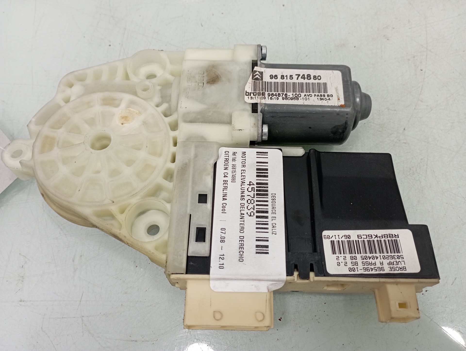 CITROËN C4 1 generation (2004-2011) Front Right Door Window Control Motor 9681574880 22846361