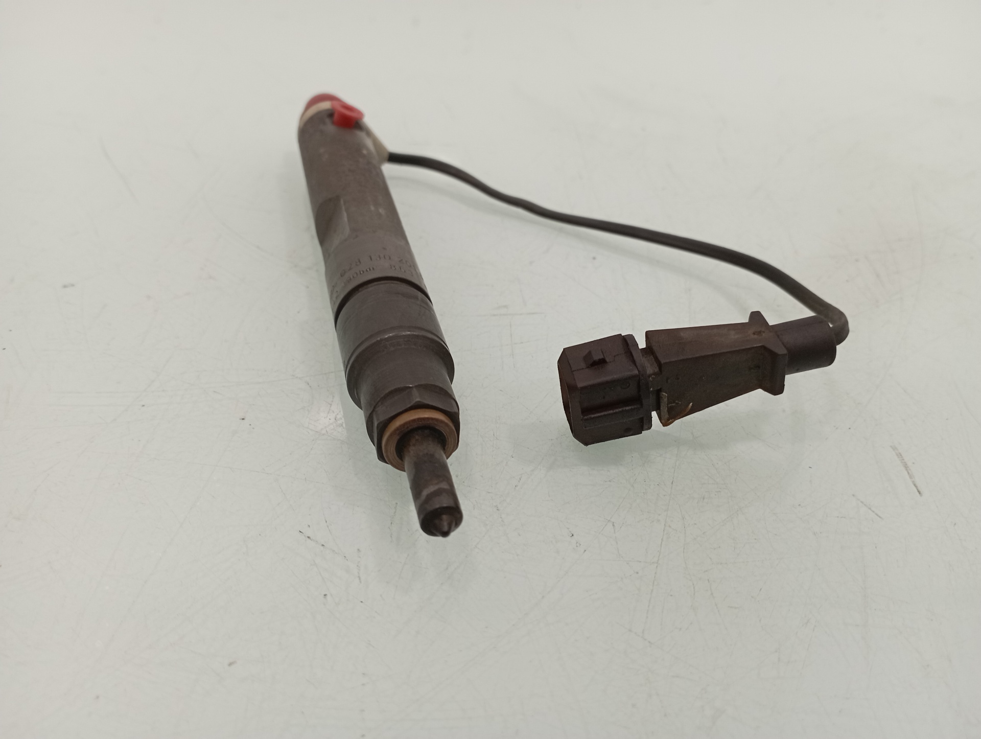 VOLKSWAGEN Passat B5 (1996-2005) Injecteur de carburant 028130201S 19195296