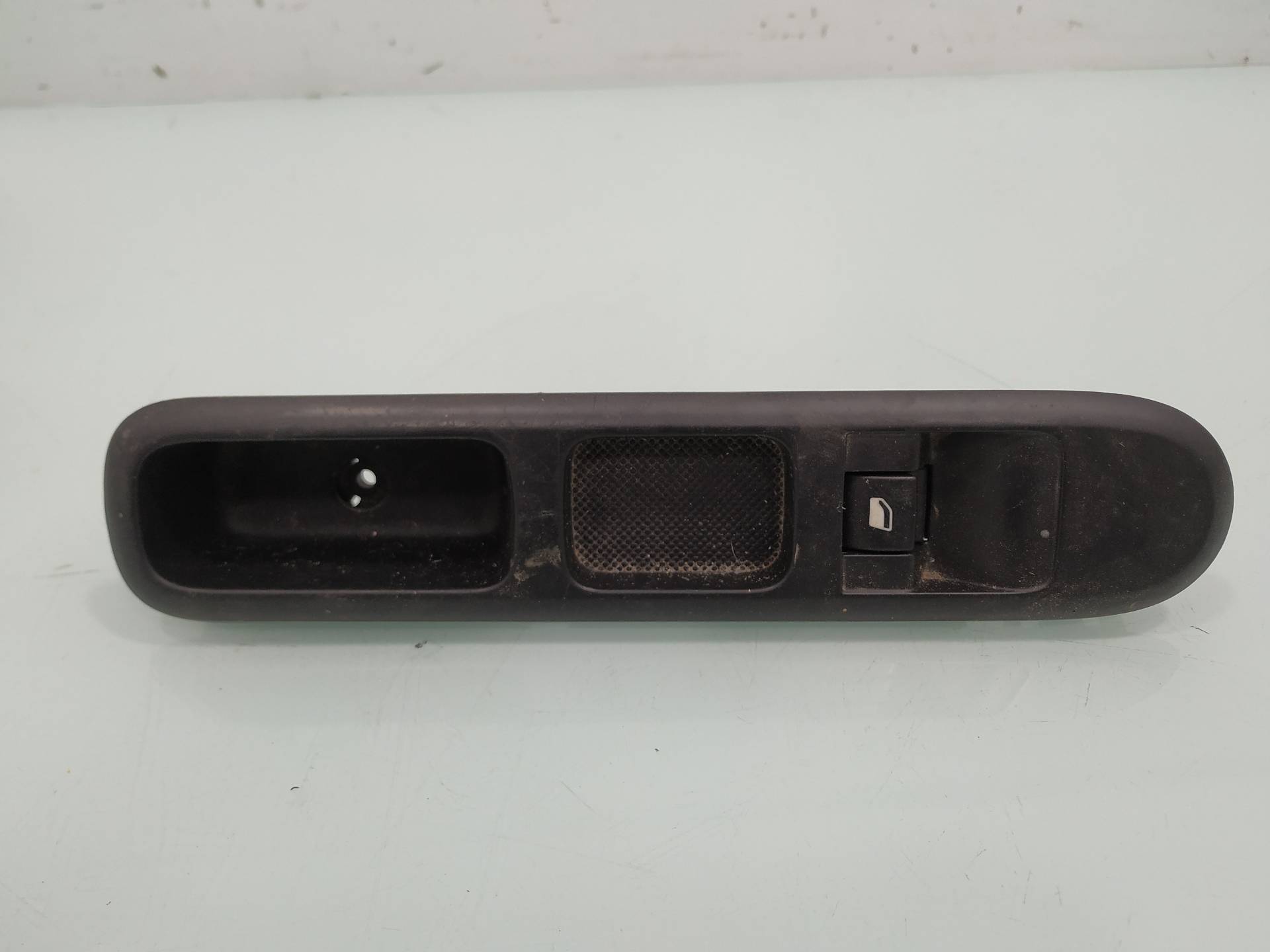 PEUGEOT 5008 1 generation (2009-2016) Front Right Door Window Switch 96662297ZD 19190721