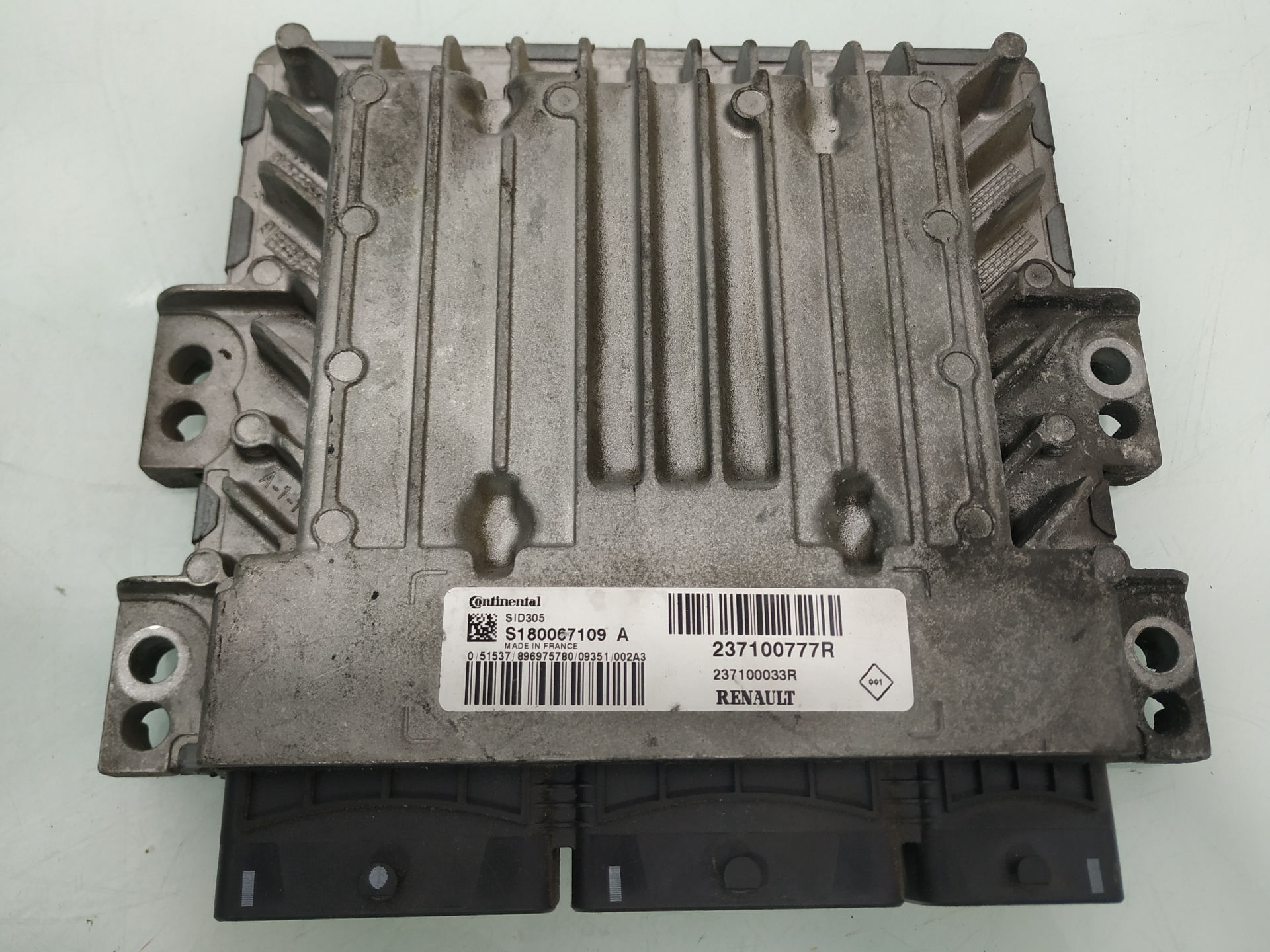 VAUXHALL Engine Control Unit ECU 237100777R 25411601