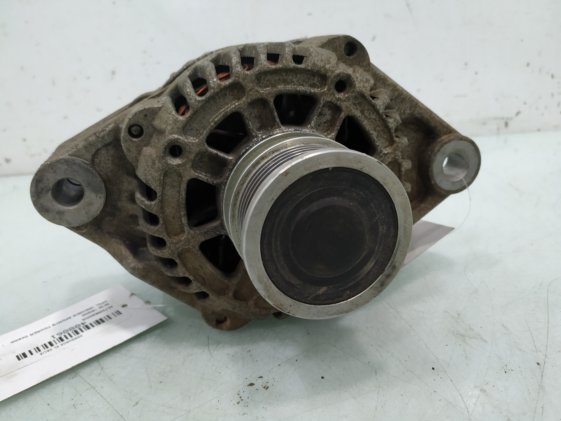 Alternador A20DT 13502583 de Opel Insignia a sports tourer (g09) 2008-2012 - pieza usada