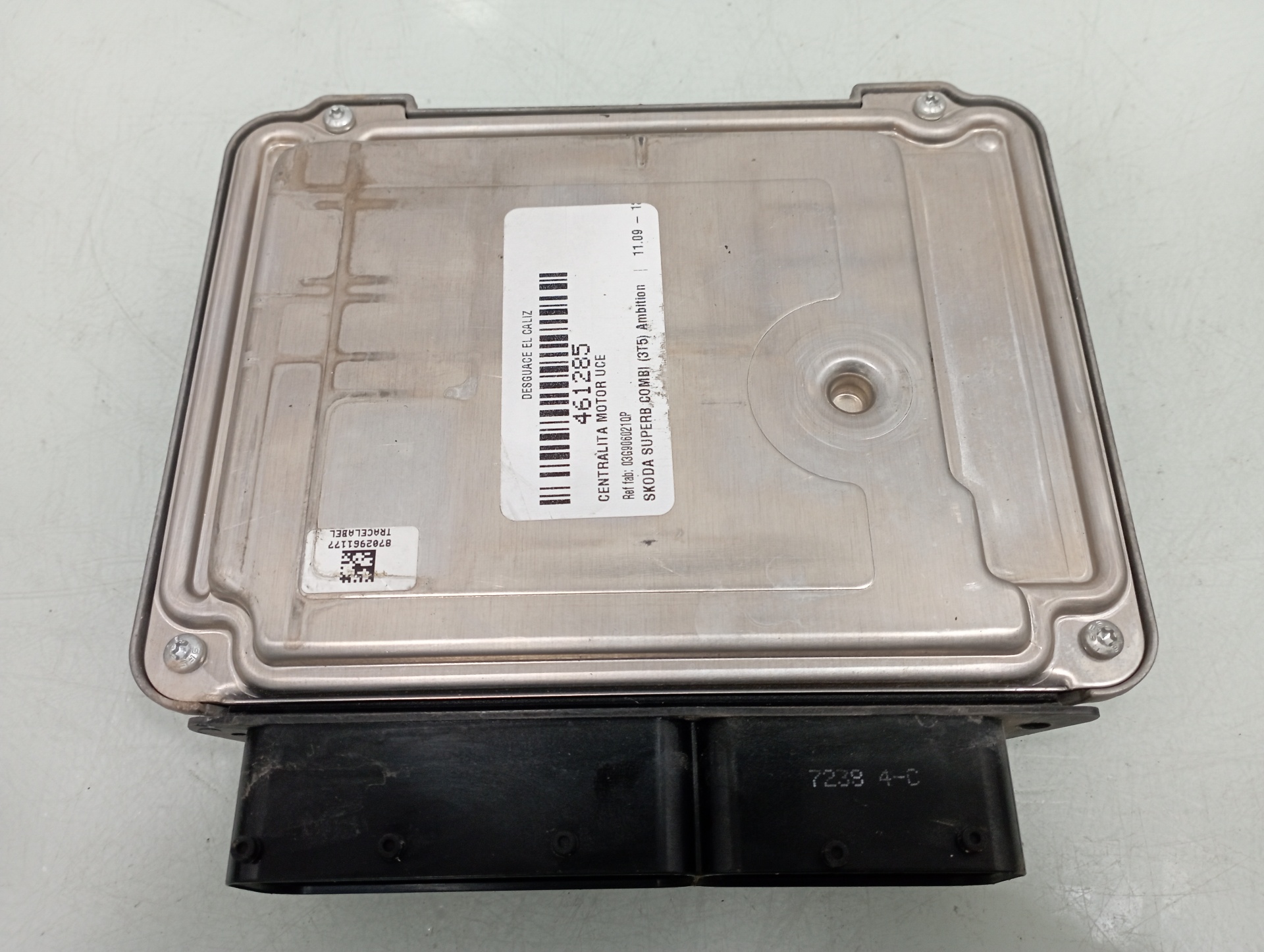 SKODA Superb 2 generation (2008-2015) Engine Control Unit ECU 03G906021QP 24912778